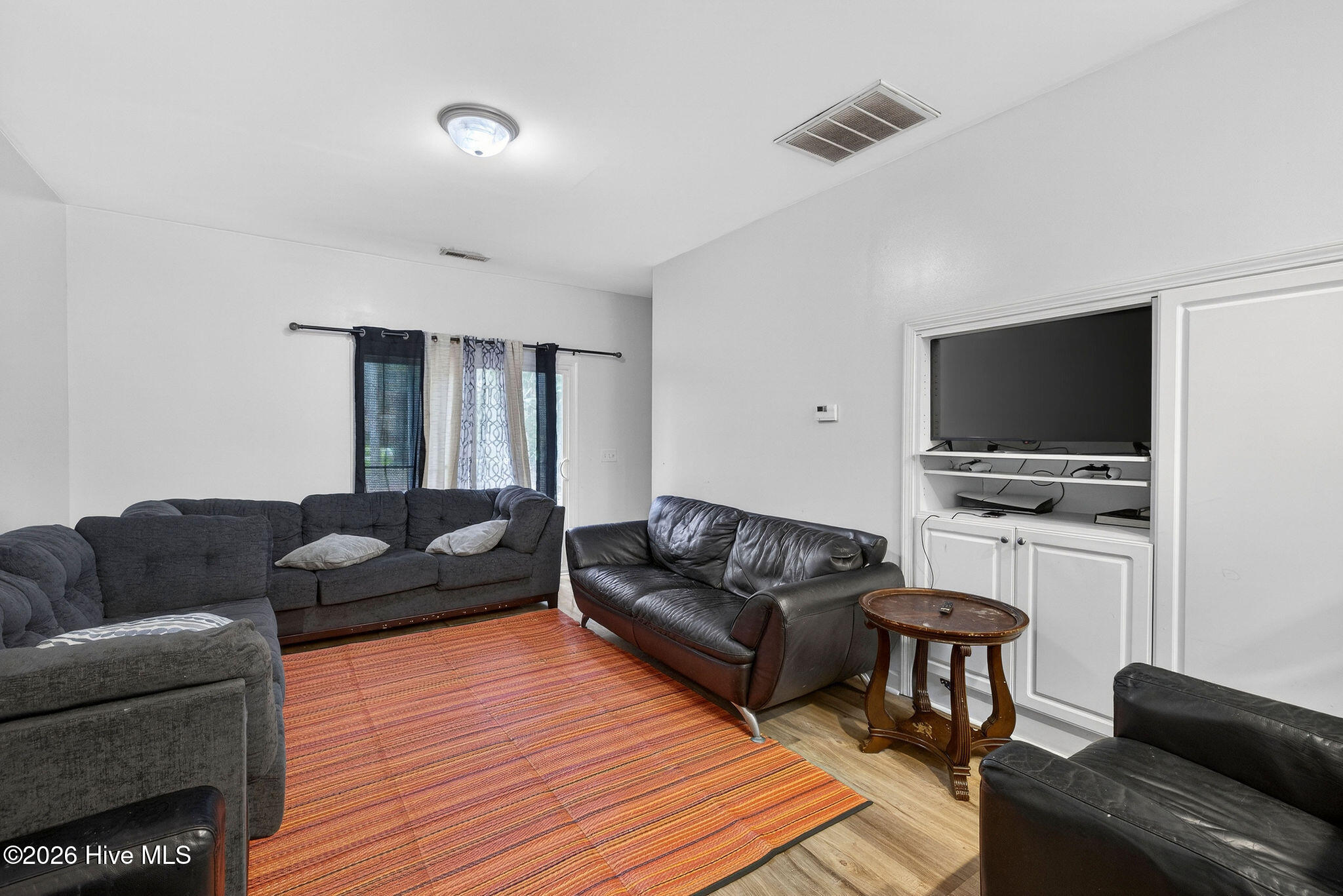 100564267 | Photo 10