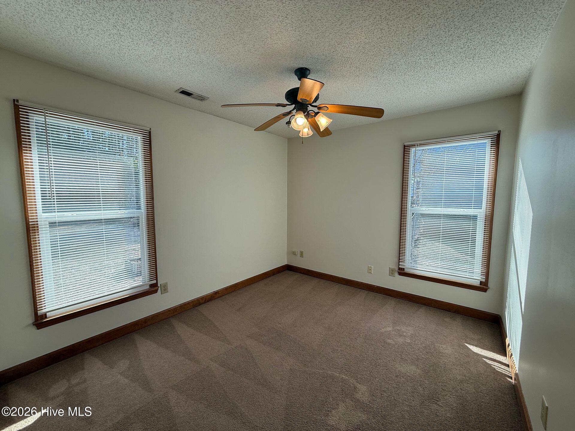 100554073 | Photo 10