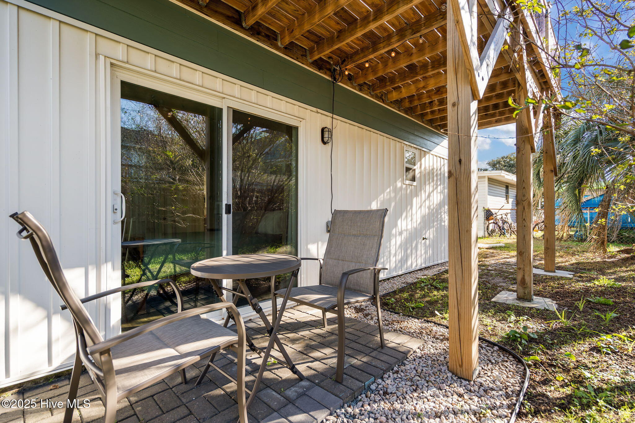 100541863 | Photo 74