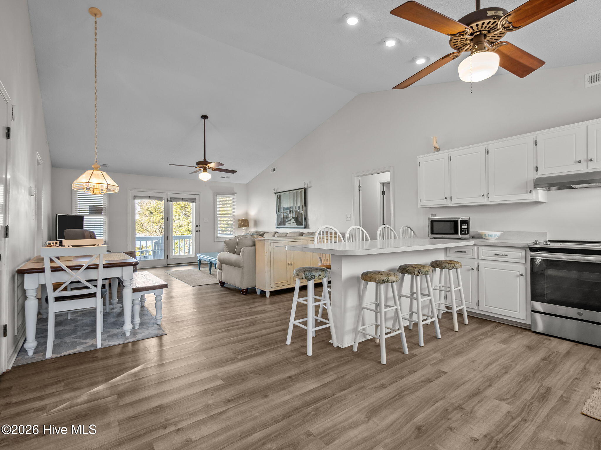 100551194 | Photo 30