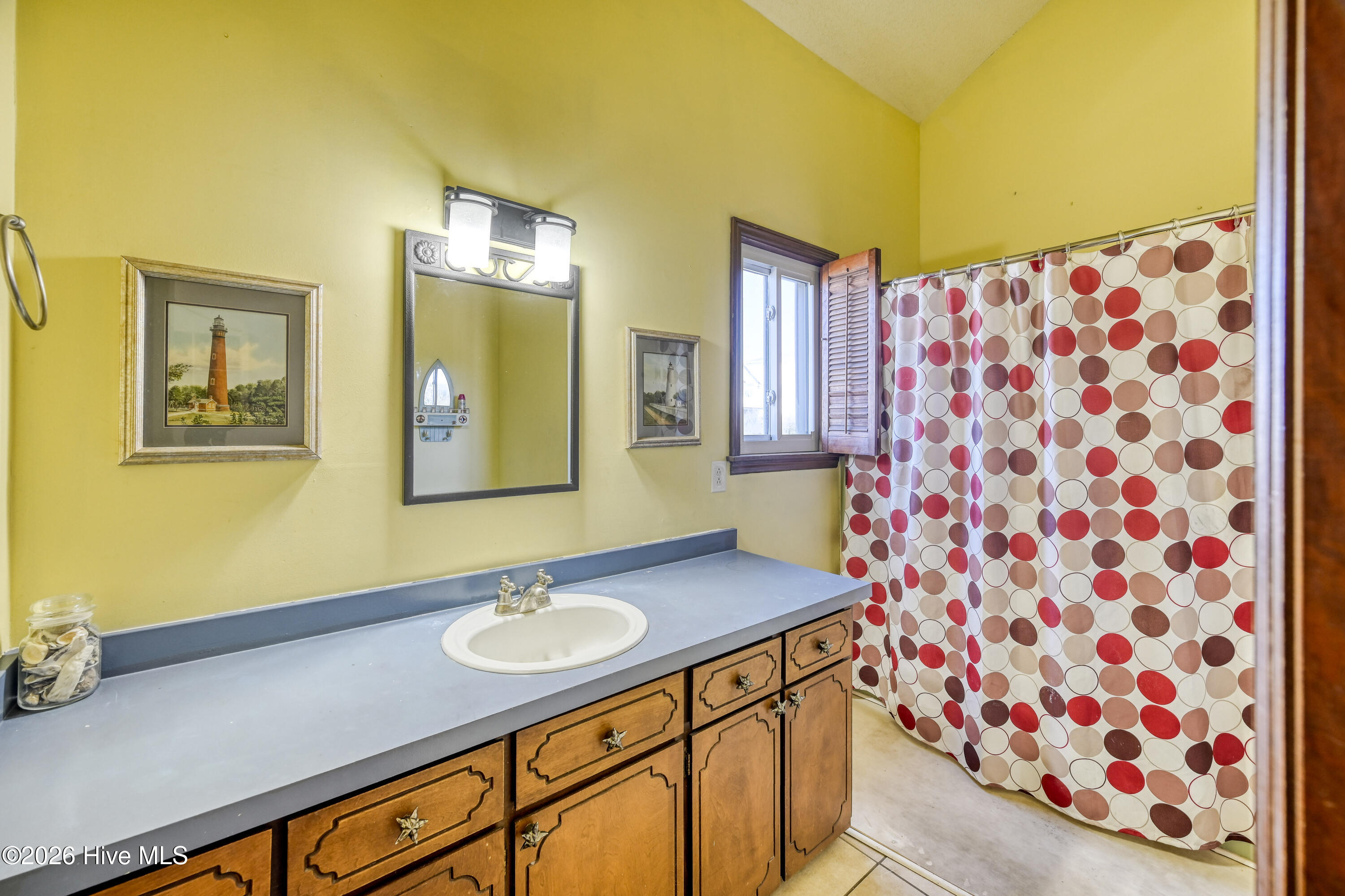 100557799 | Photo 19