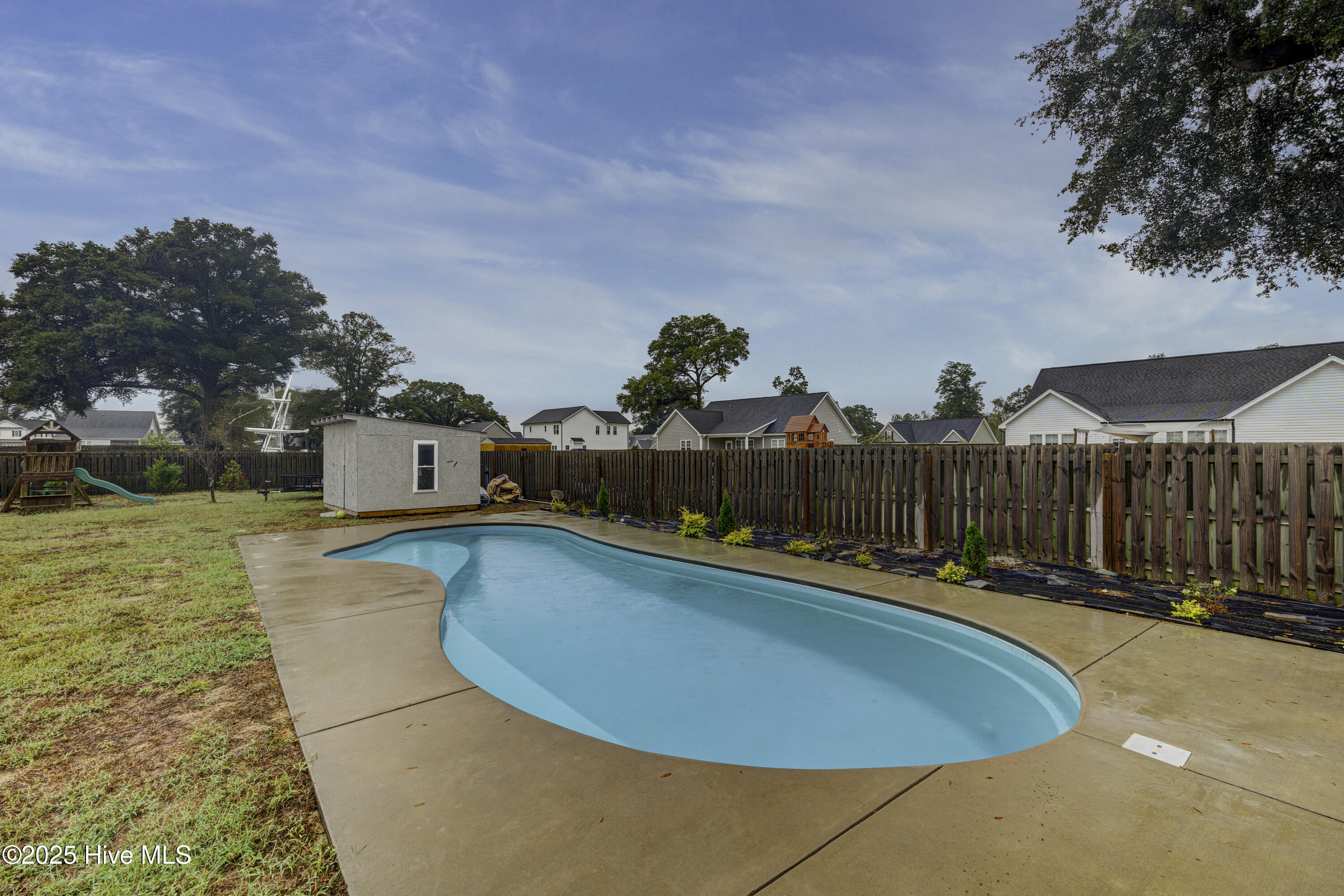 100534229 | Photo 43