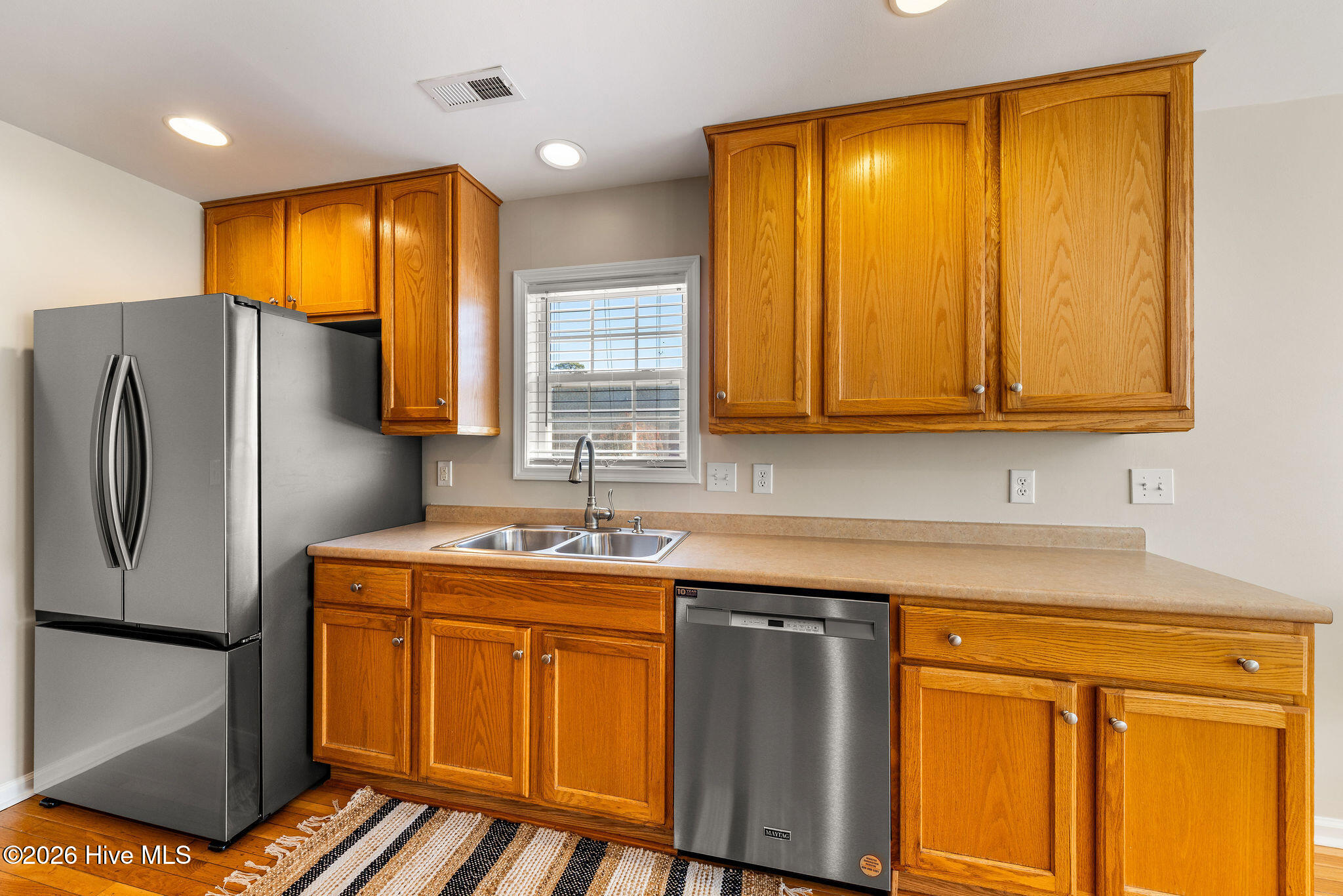 100554180 | Photo 15