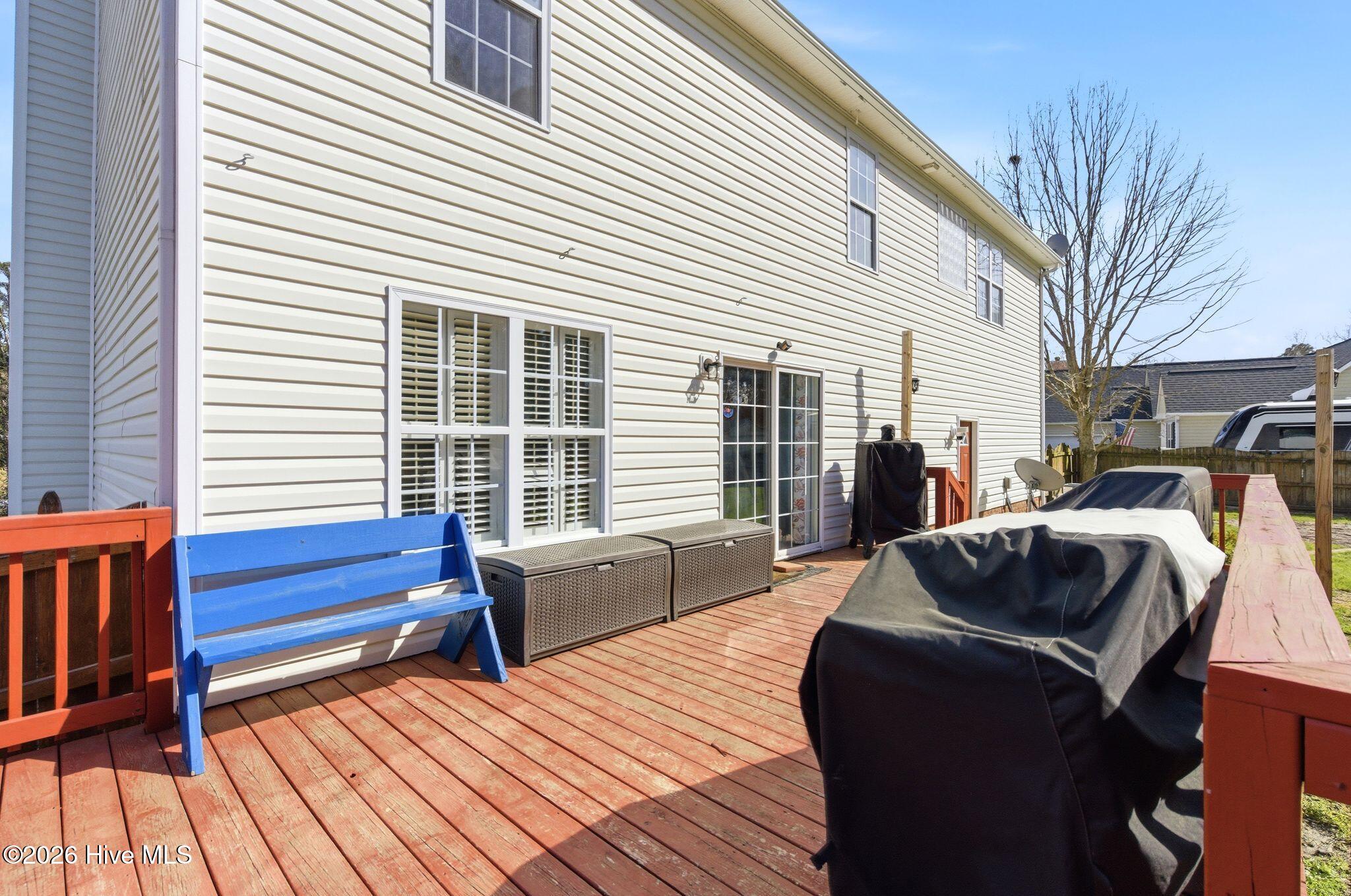 100561408 | Photo 50