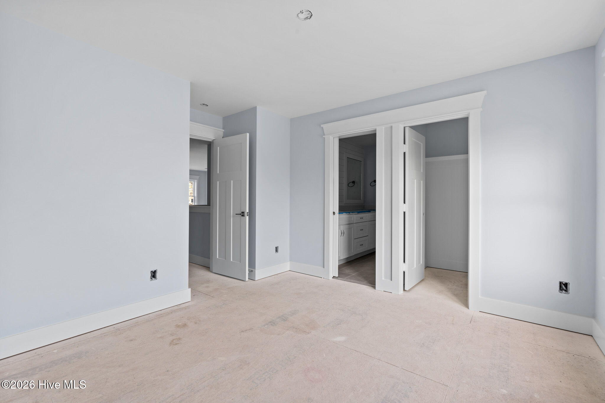 100546665 | Photo 16