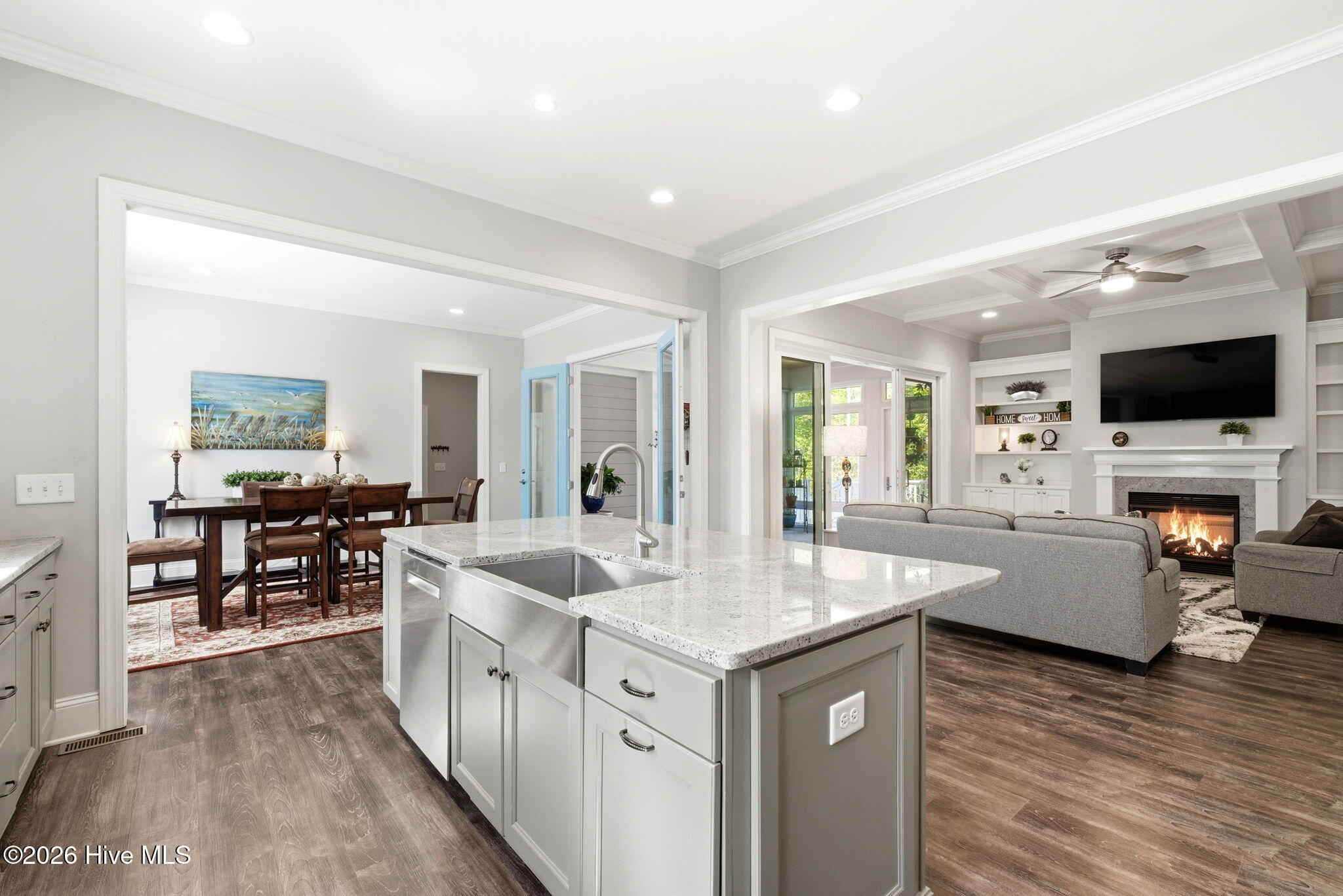 100566822 | Photo 11