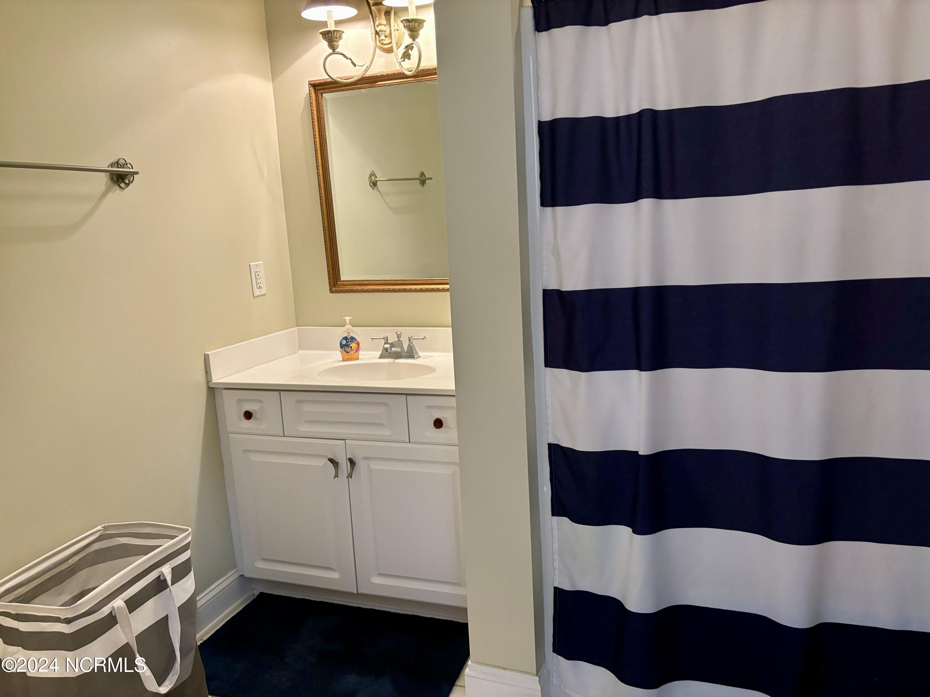 100544447 | Photo 11