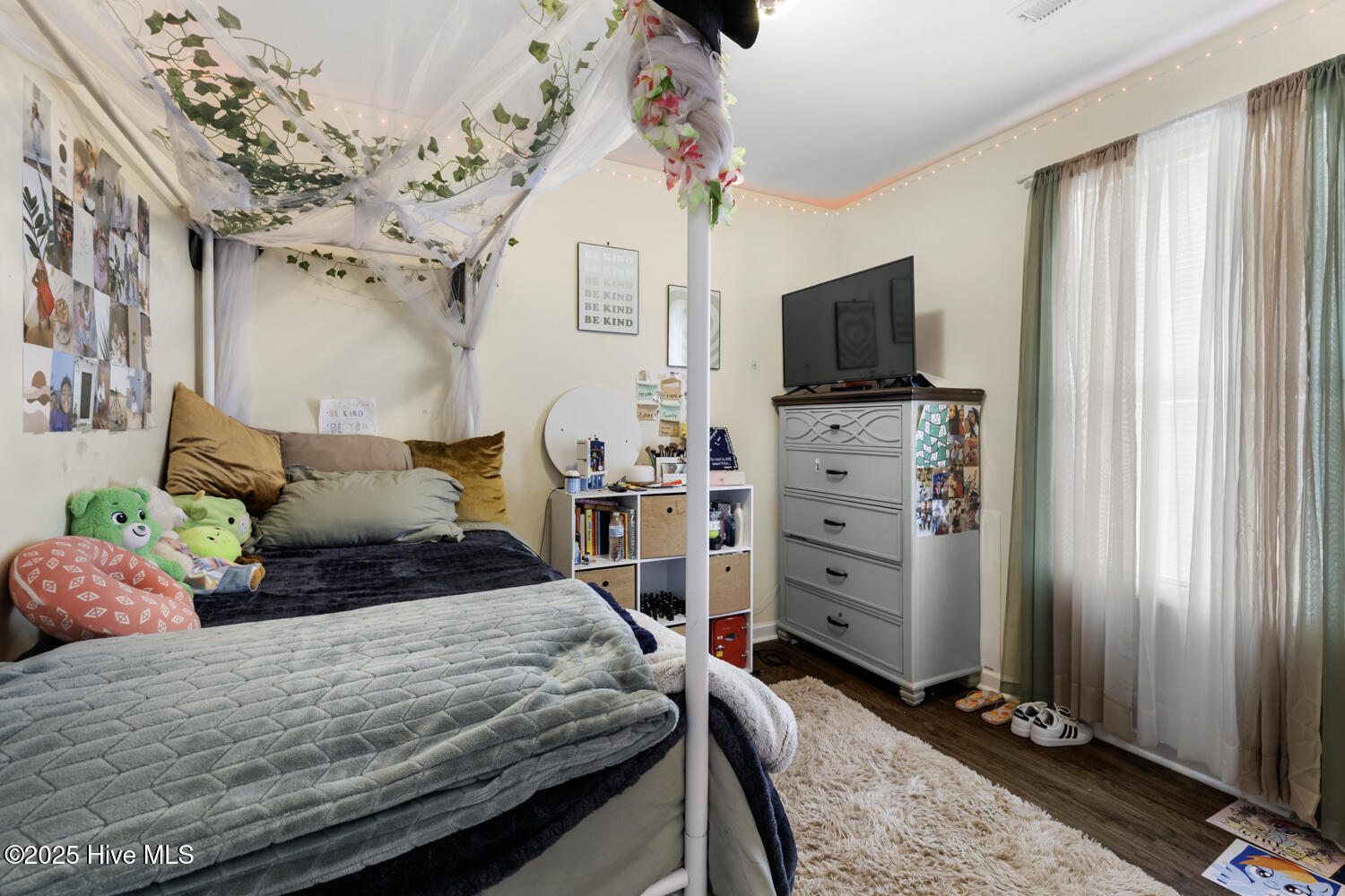 100530118 | Photo 19