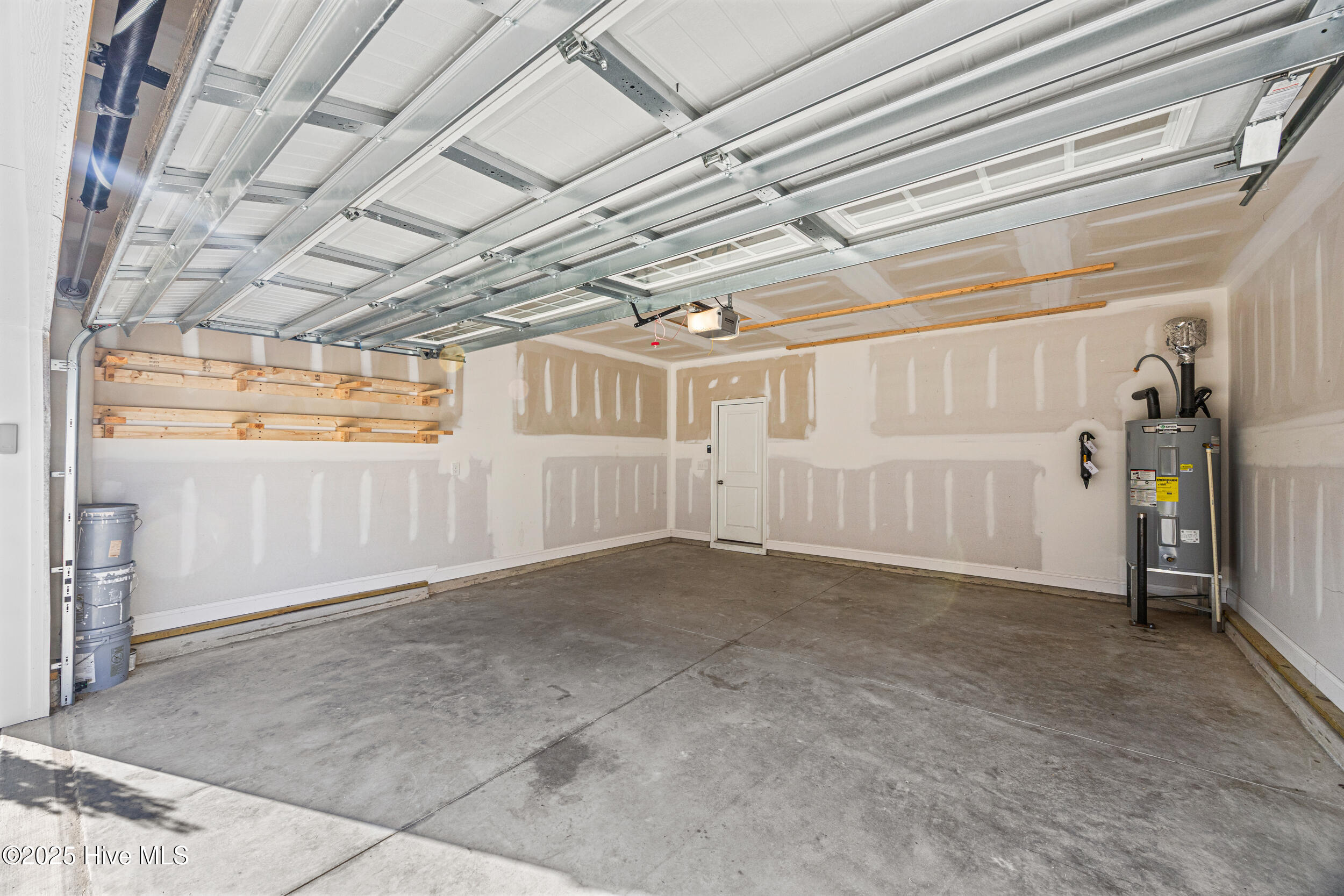 100531744 | Photo 33