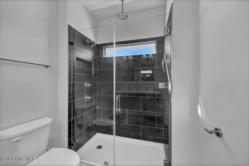 100550491 | Photo 24