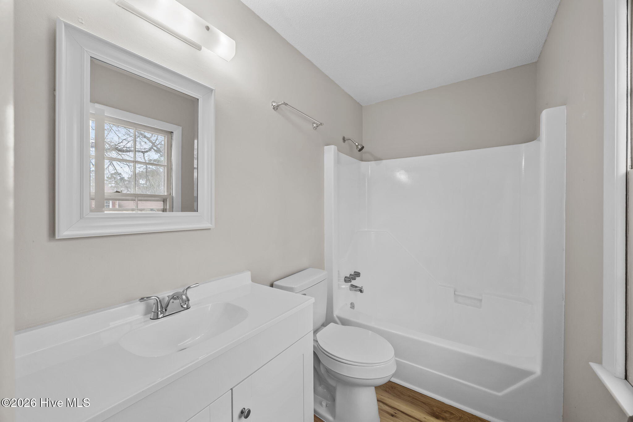 100555869 | Photo 31