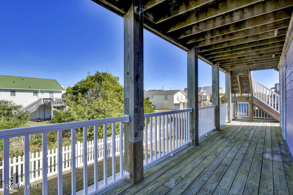 100533445 | Photo 44