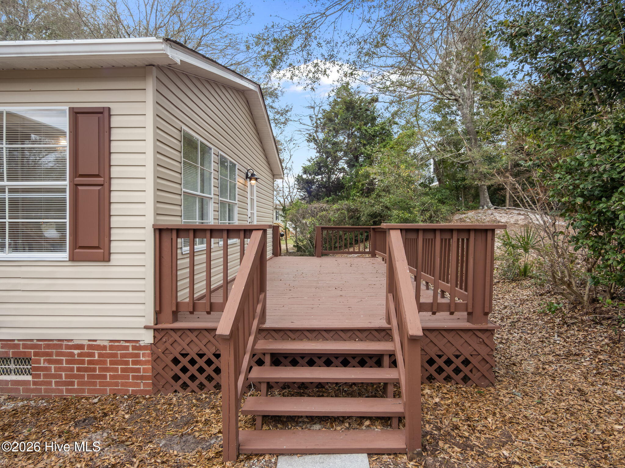 100548525 | Photo 38