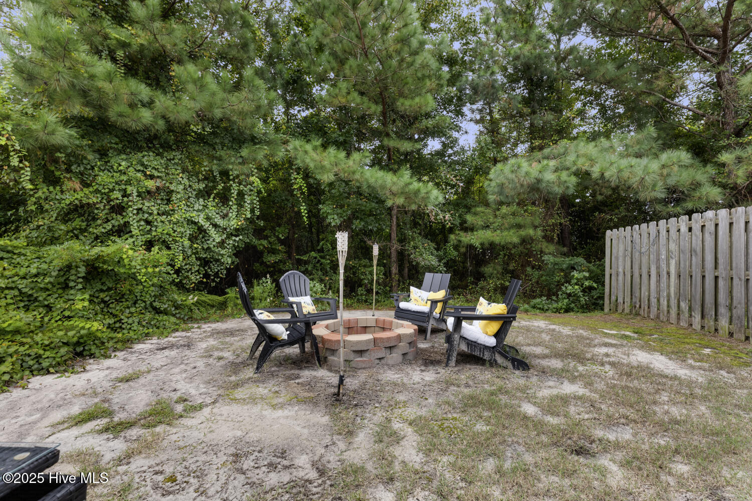 100530118 | Photo 23