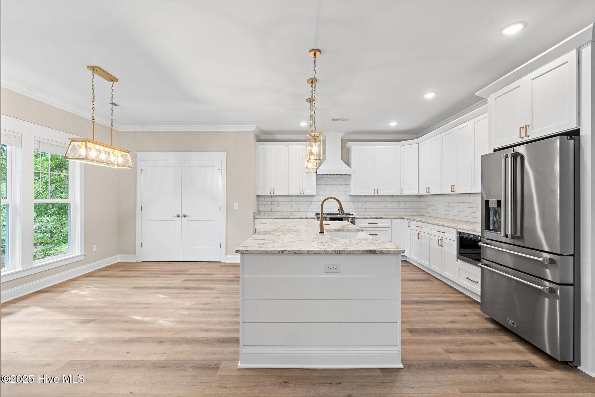 100524622 | Photo 21