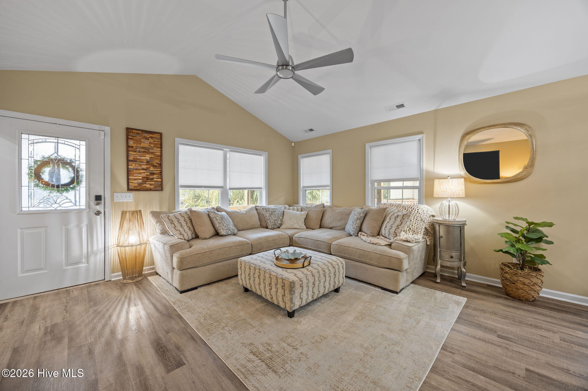 100553265 | Photo 10