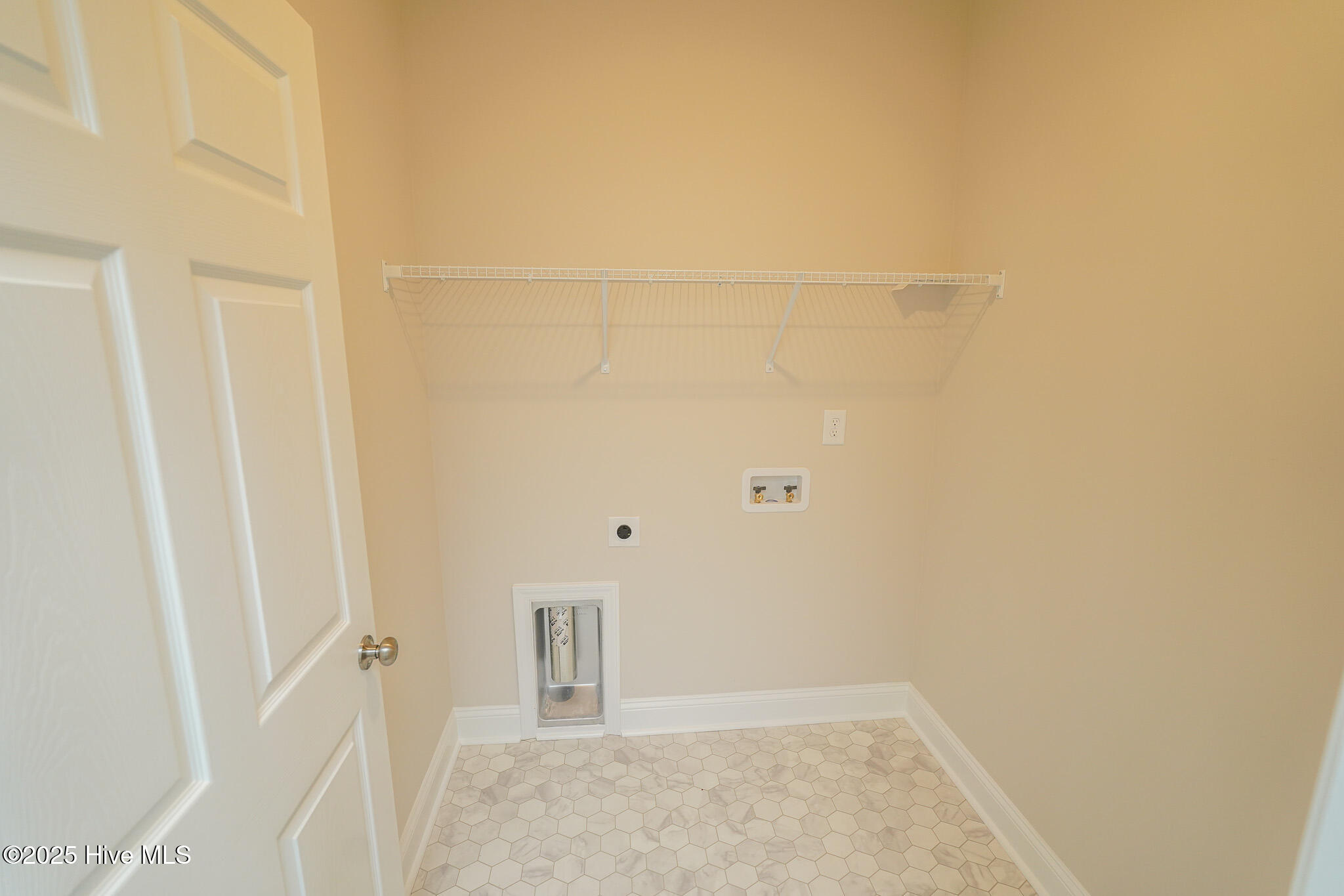 100488193 | Photo 15