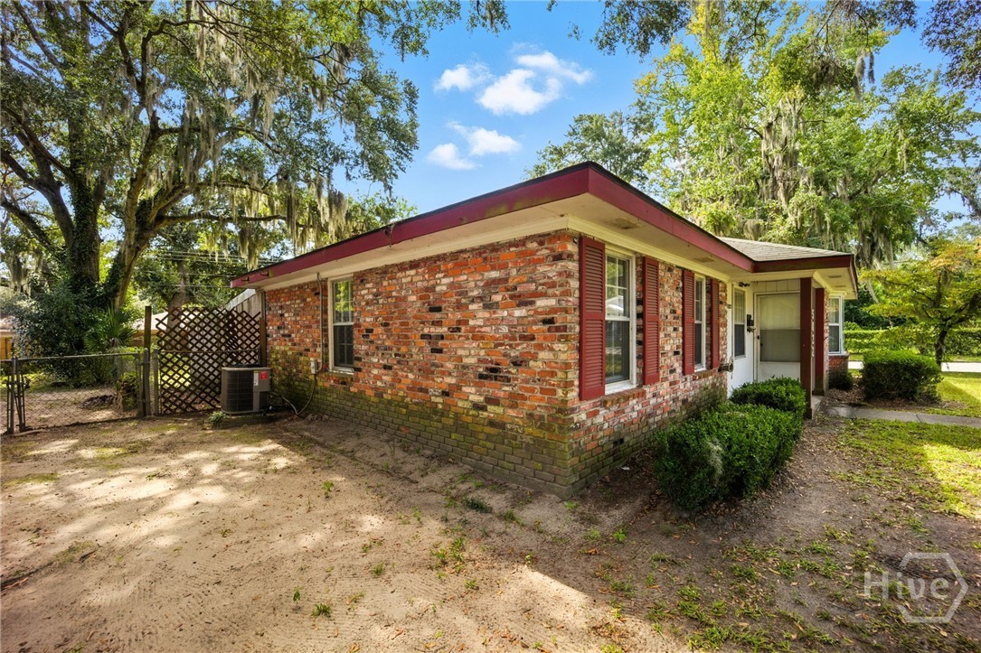 Homes for sale in Savannah, GA | 5022 Greenway Ln, Savannah, GA 31406 | MLS# SA334894