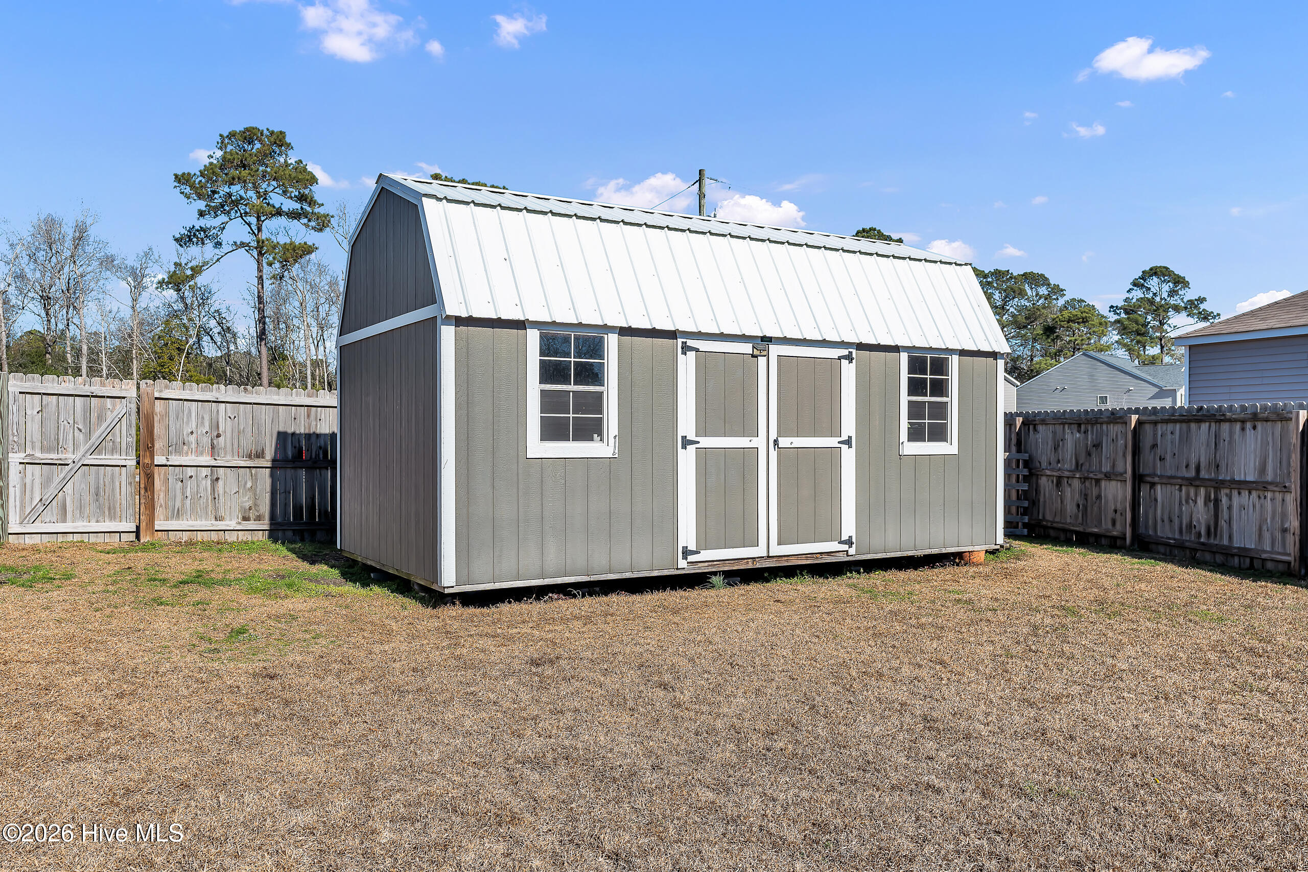 100566943 | Photo 45