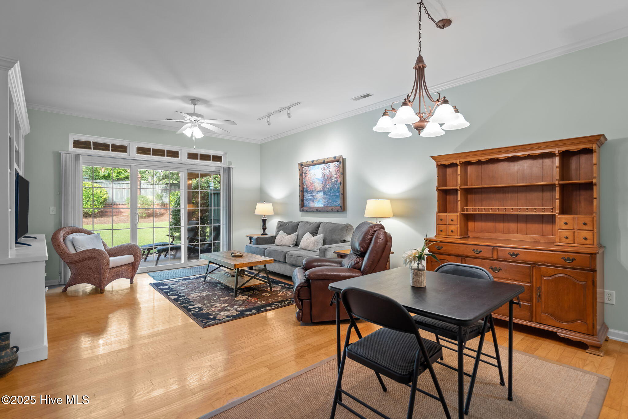 100528475 | Photo 14