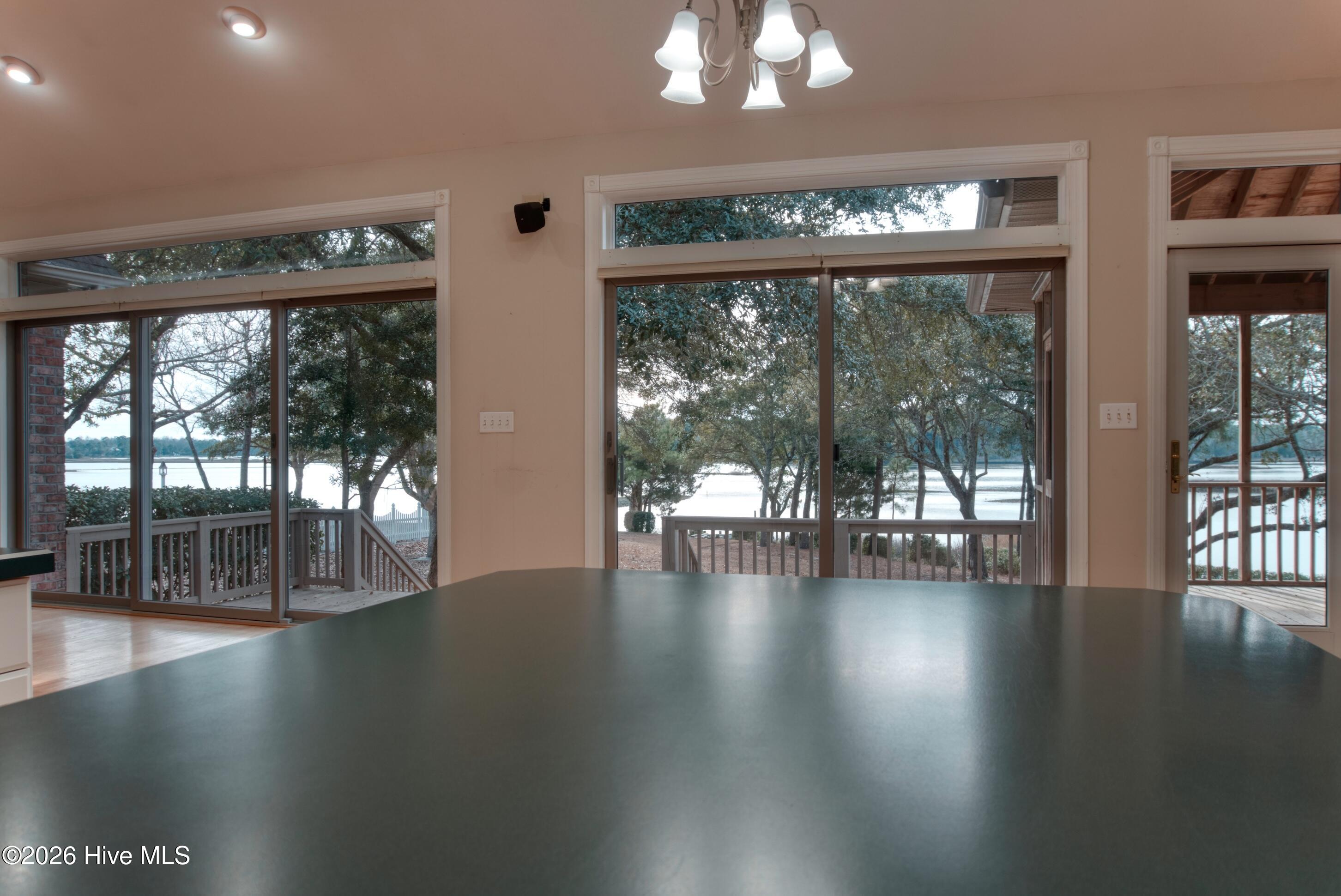 100551143 | Photo 46