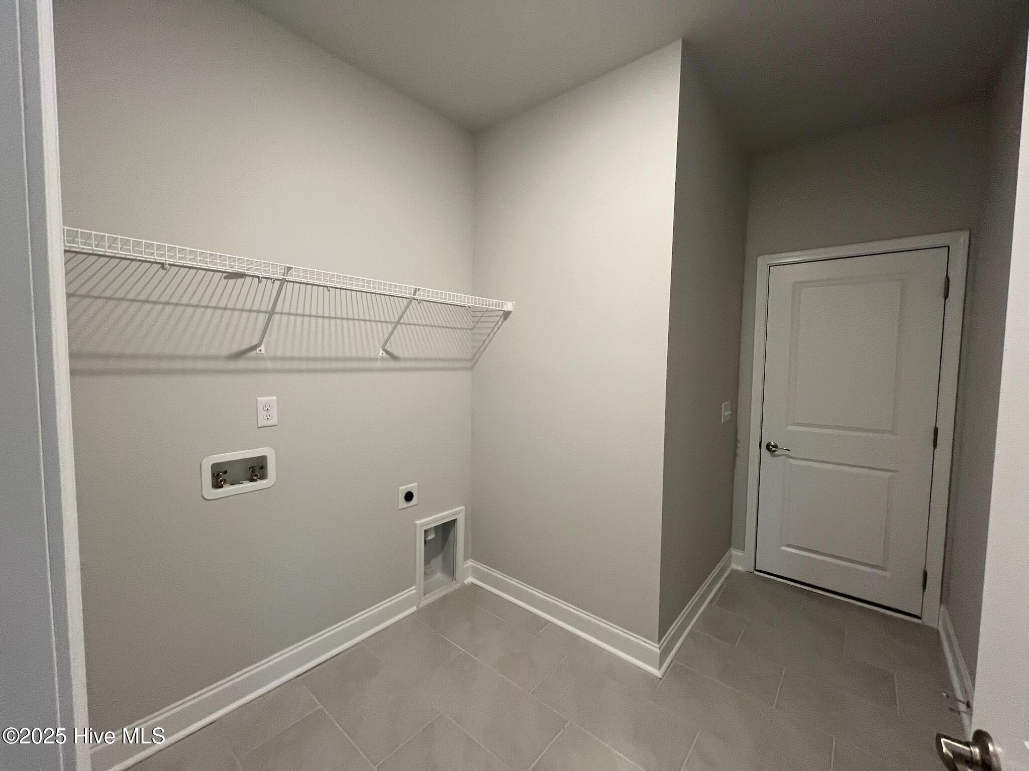 100426037 | Photo 24