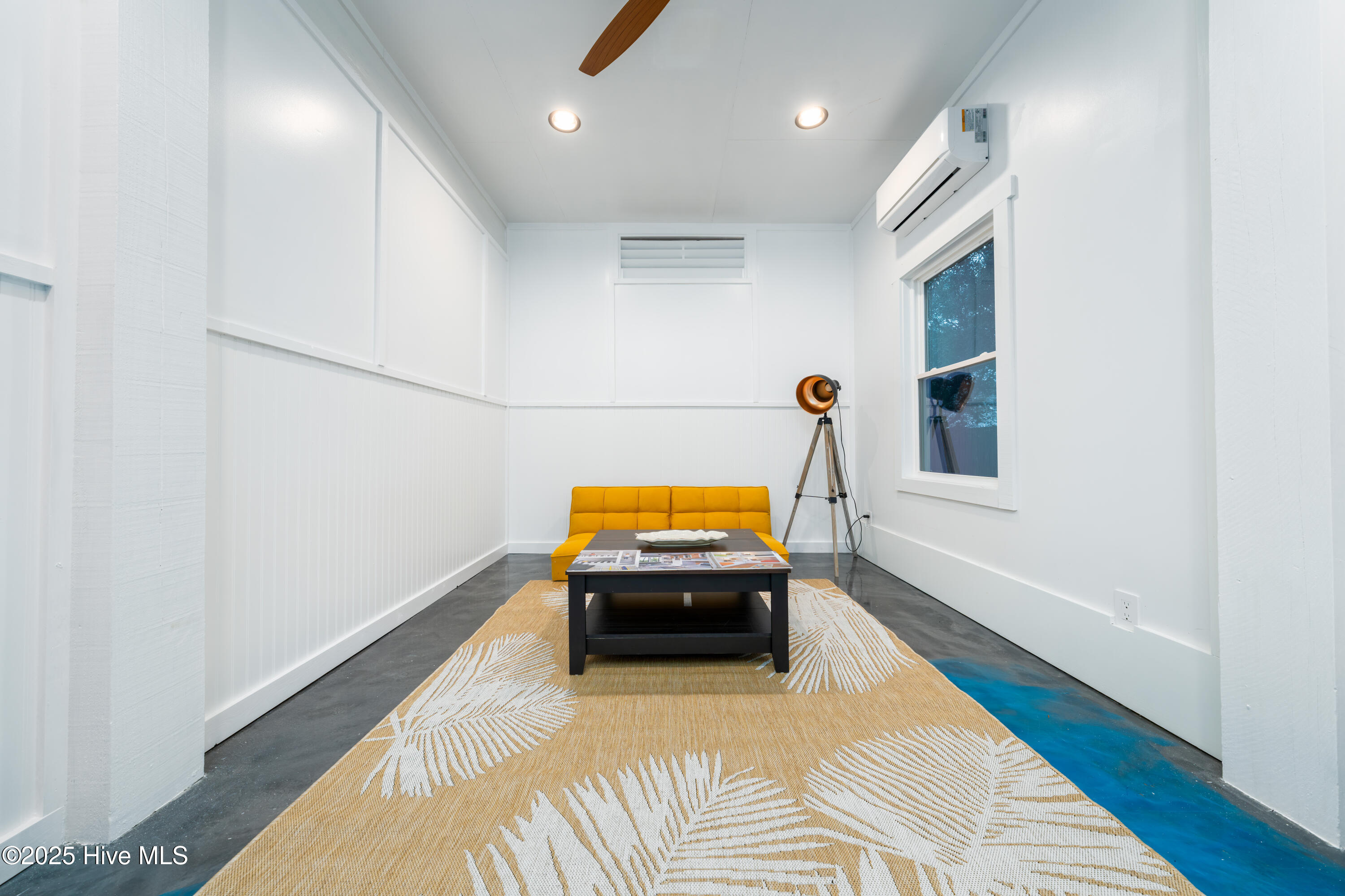 100494864 | Photo 32