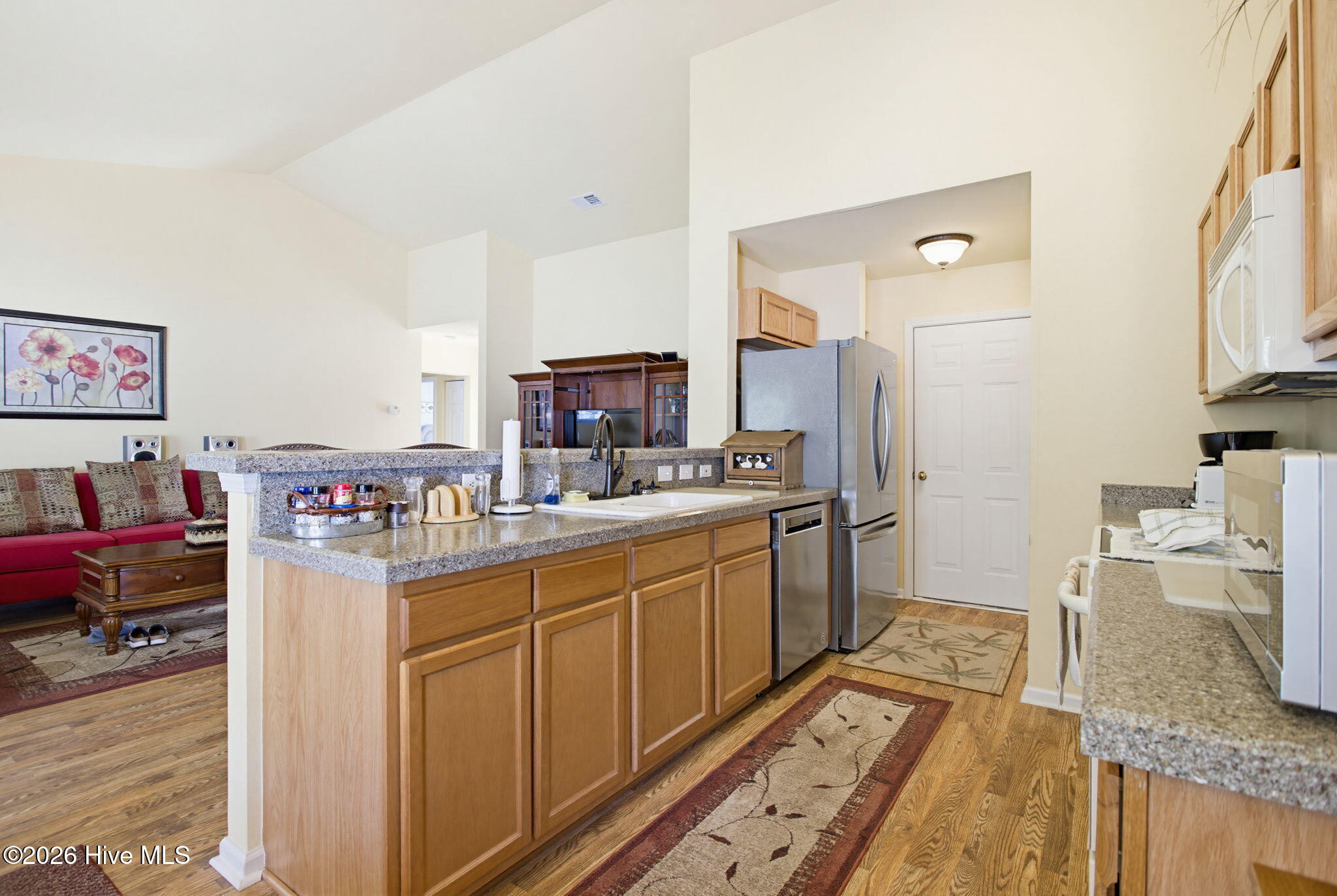 100569453 | Photo 12