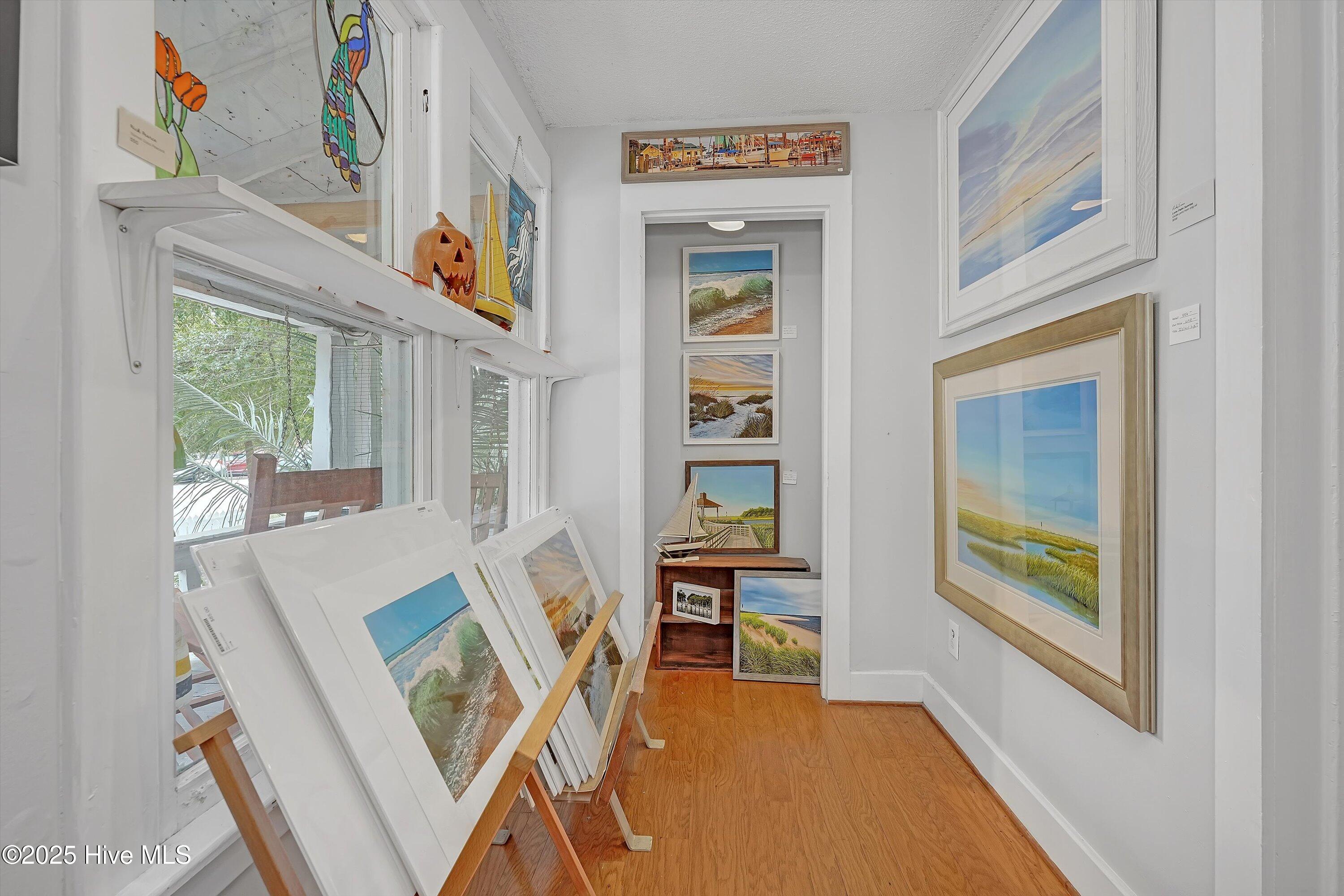 100530125 | Photo 15