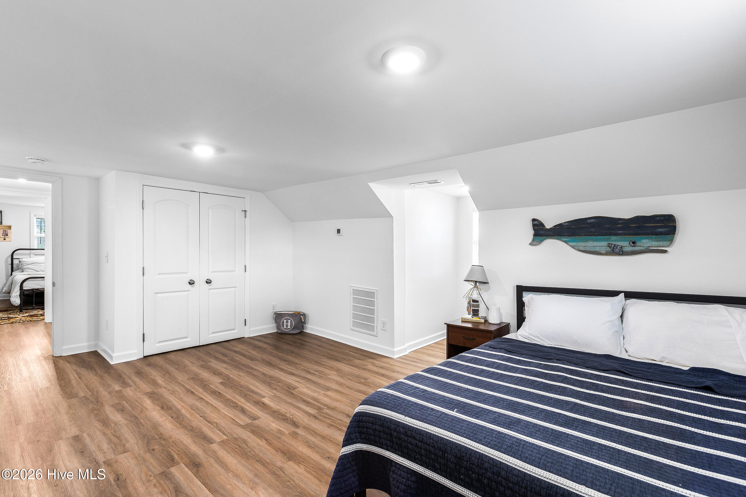 100567382 | Photo 31