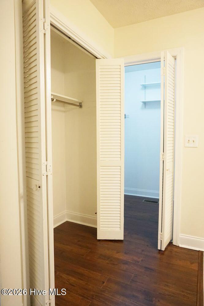 100581212 | Photo 24