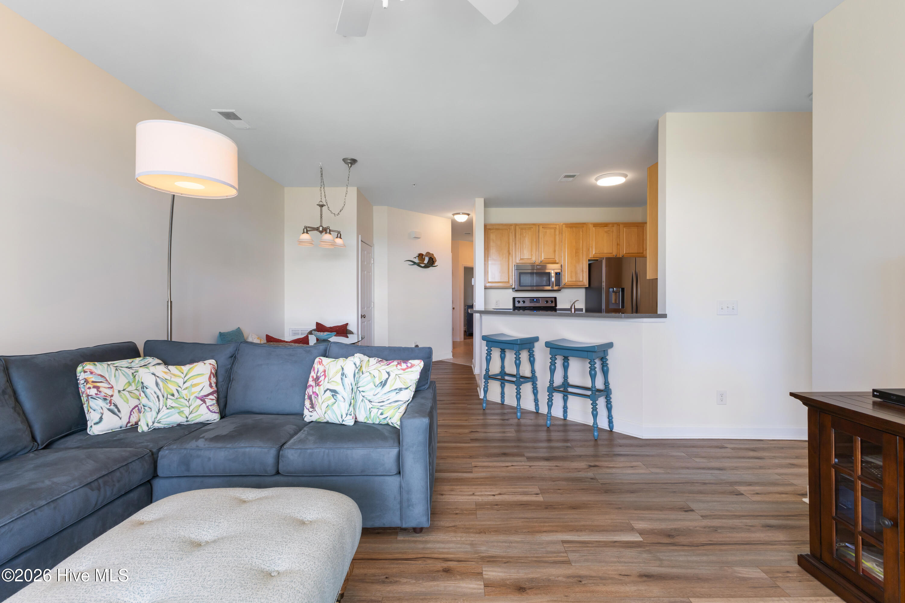 100570147 | Photo 10