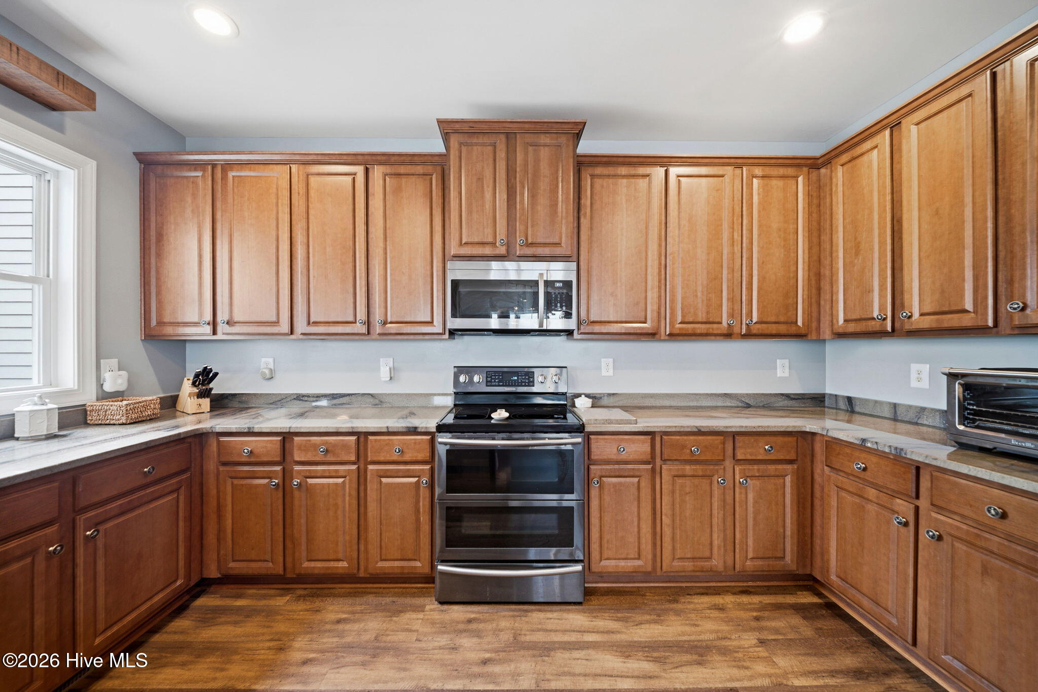 100566136 | Photo 28