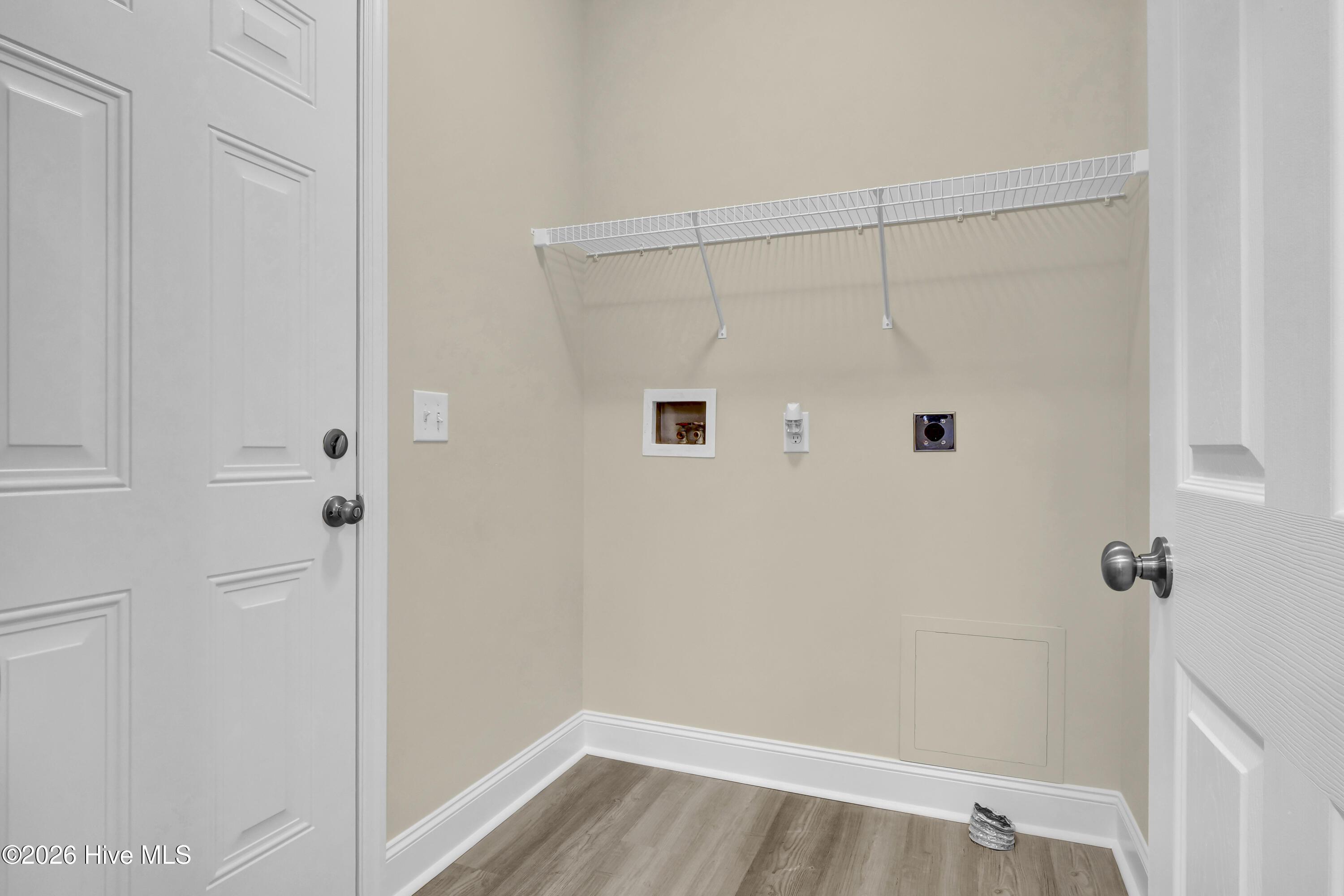 100559268 | Photo 27