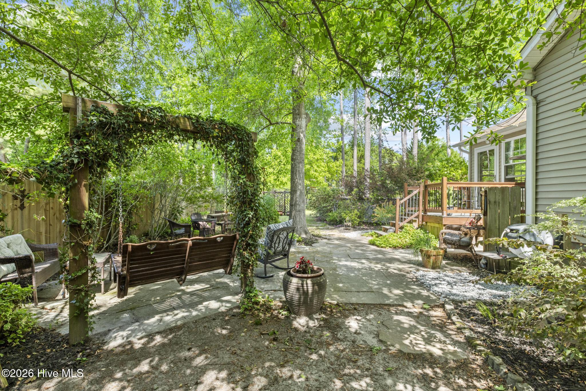 100569223 | Photo 60