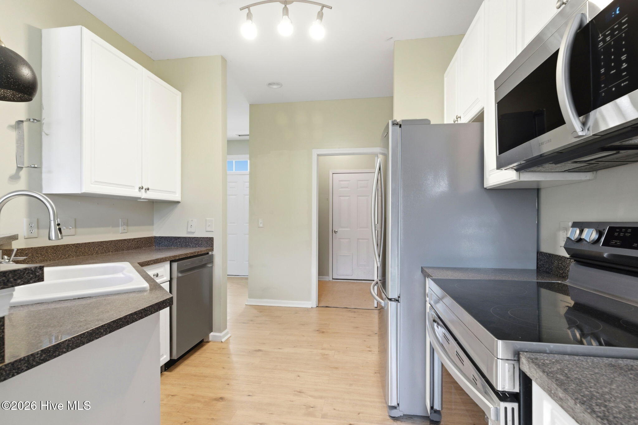 100556646 | Photo 12