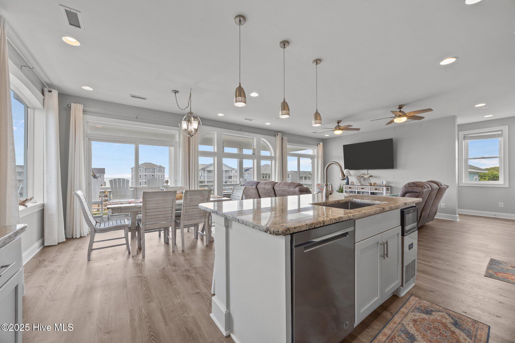 100506414 | Photo 26