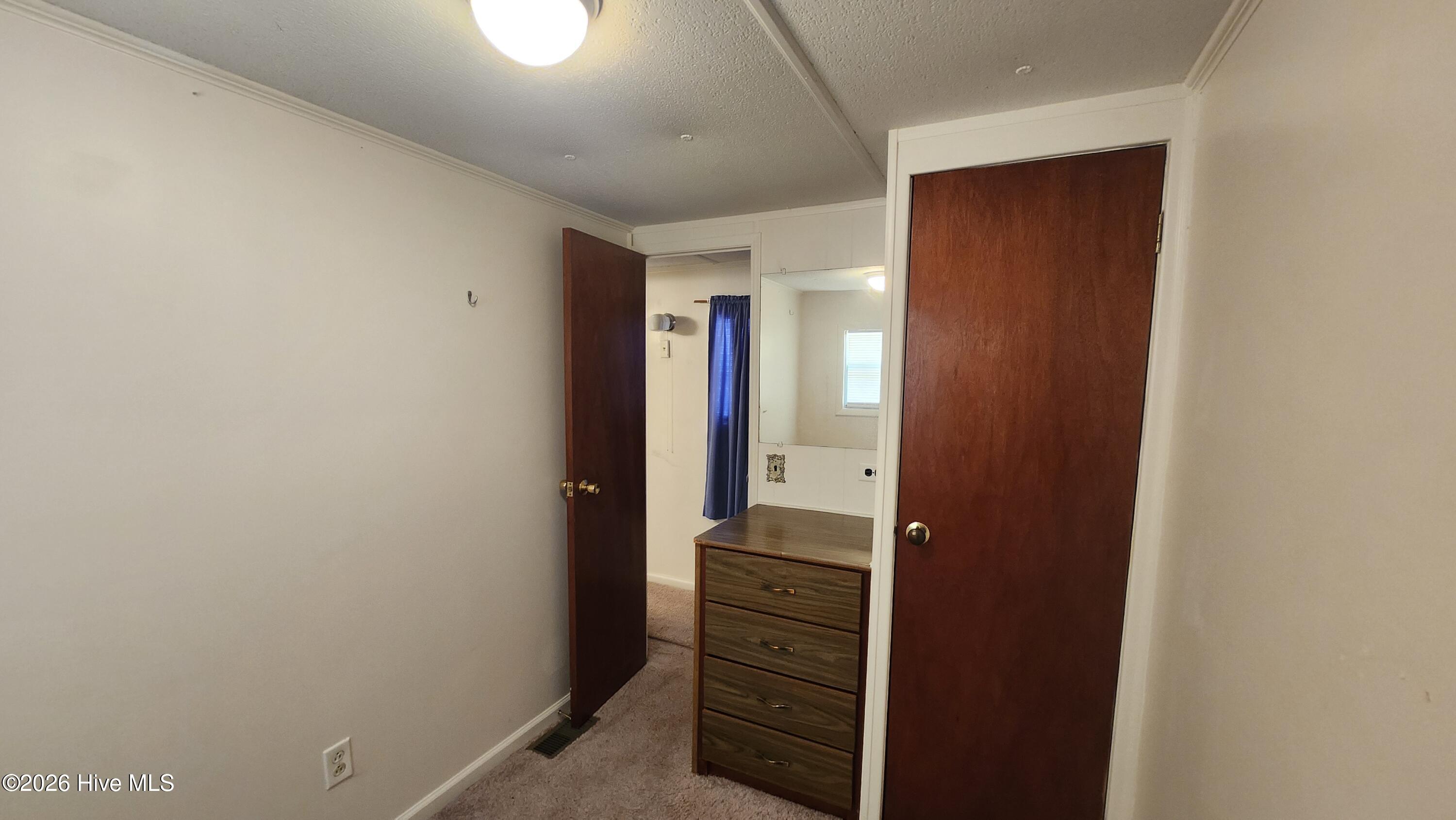 100568359 | Photo 10