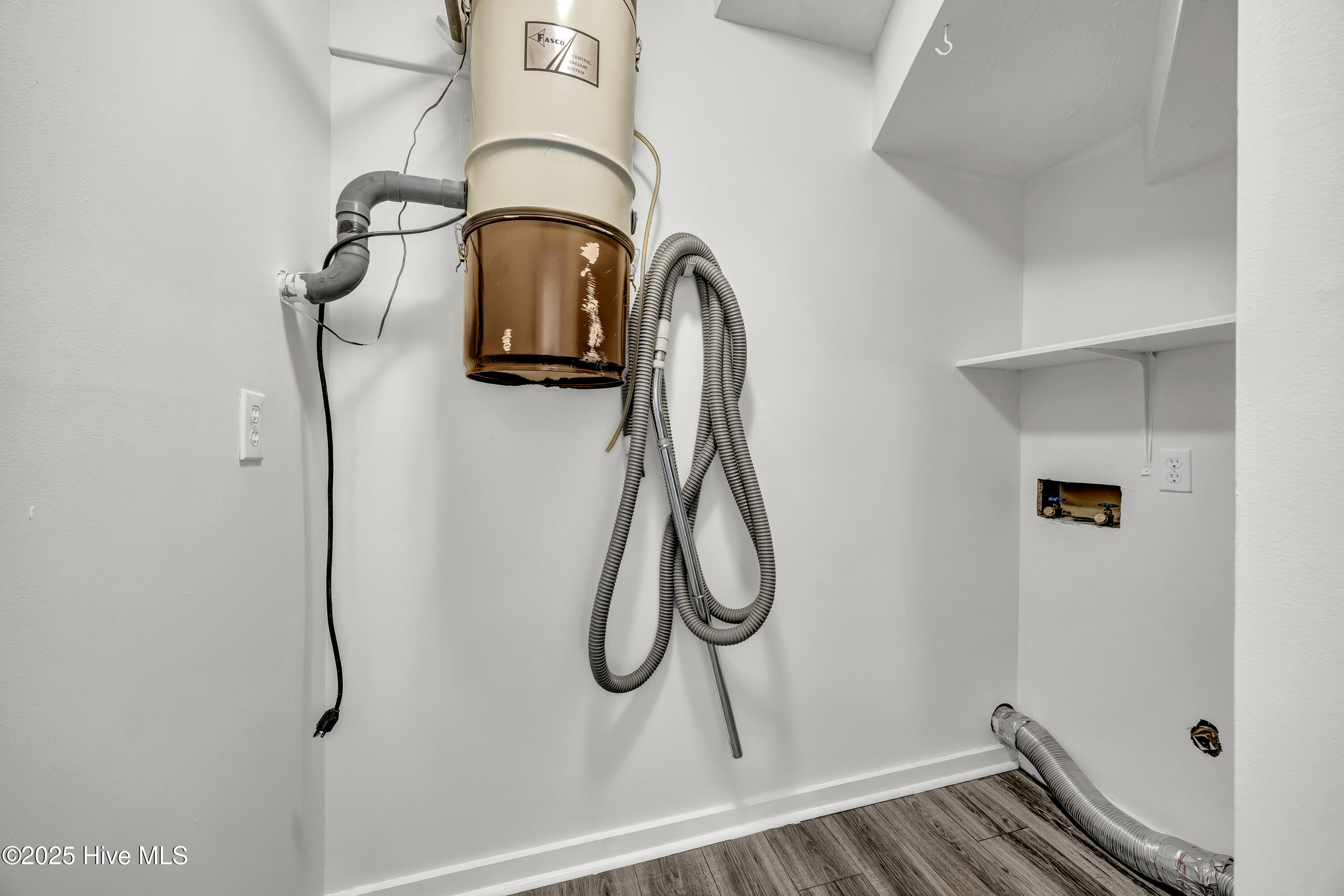 100527769 | Photo 10