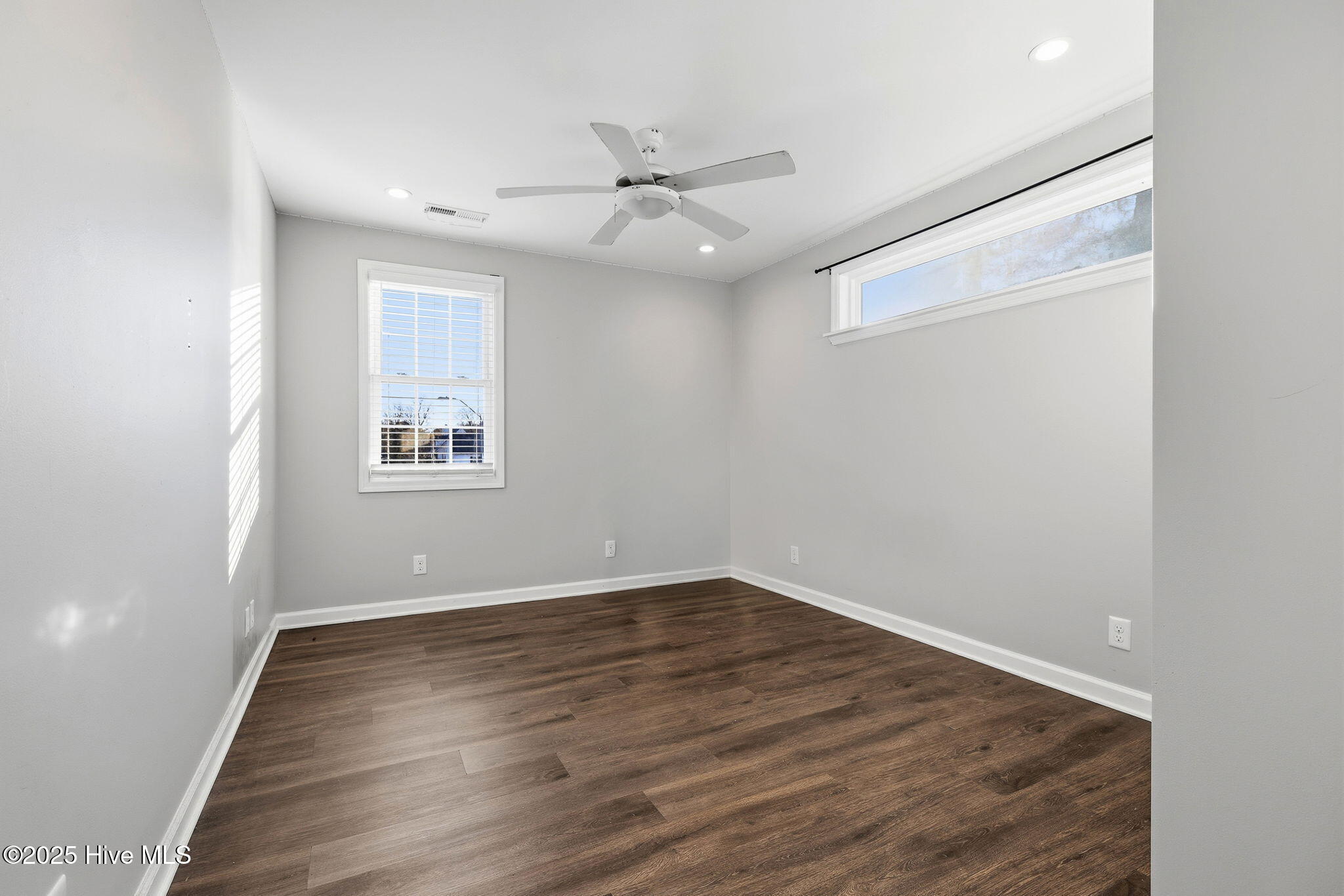 100545269 | Photo 40