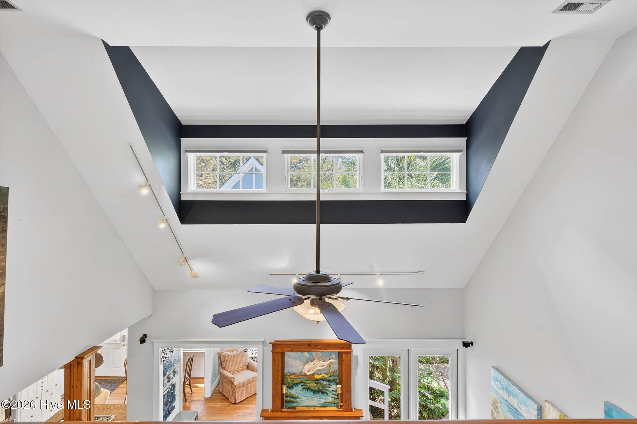 100564993 | Photo 15