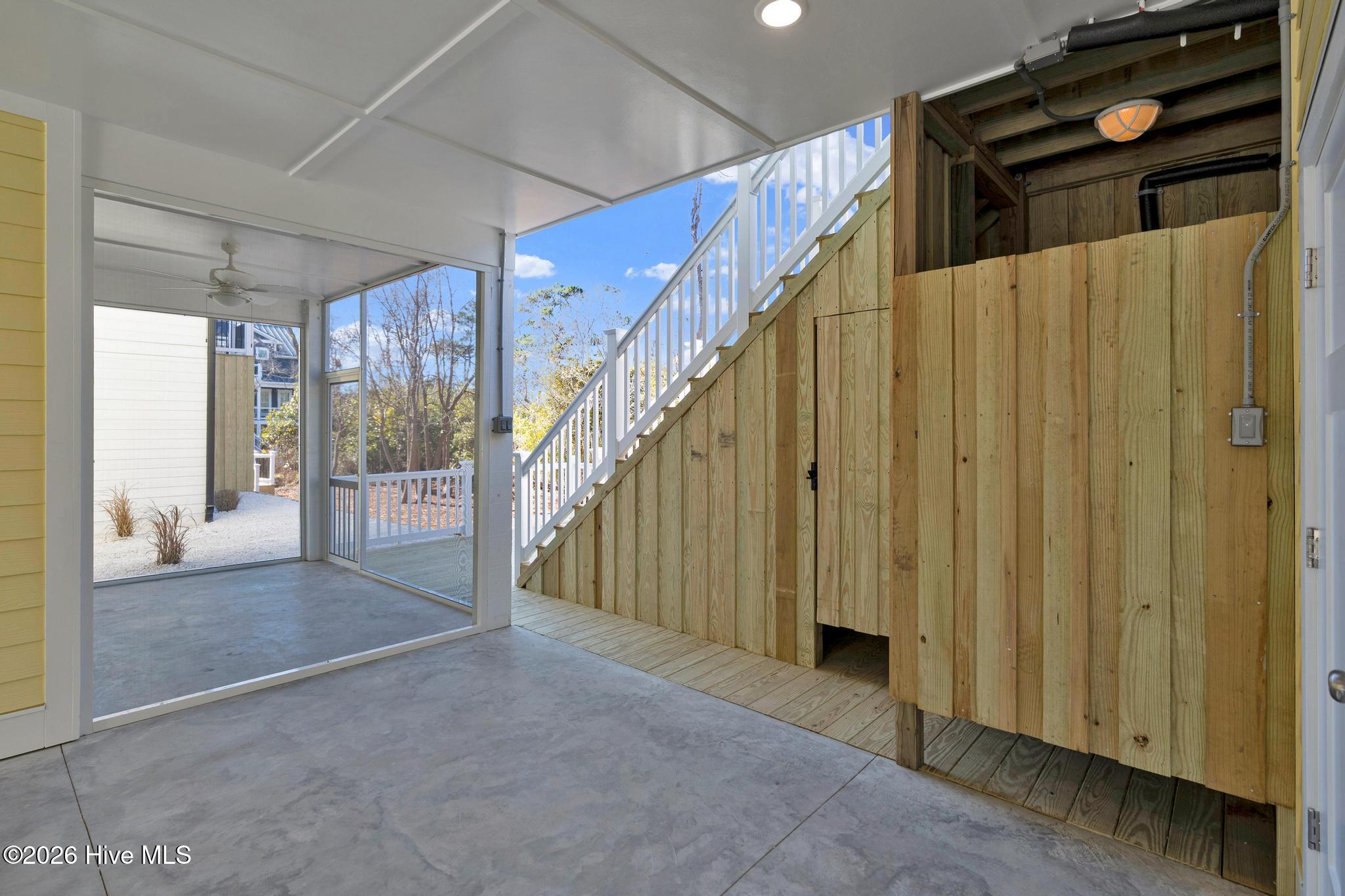 100547277 | Photo 31