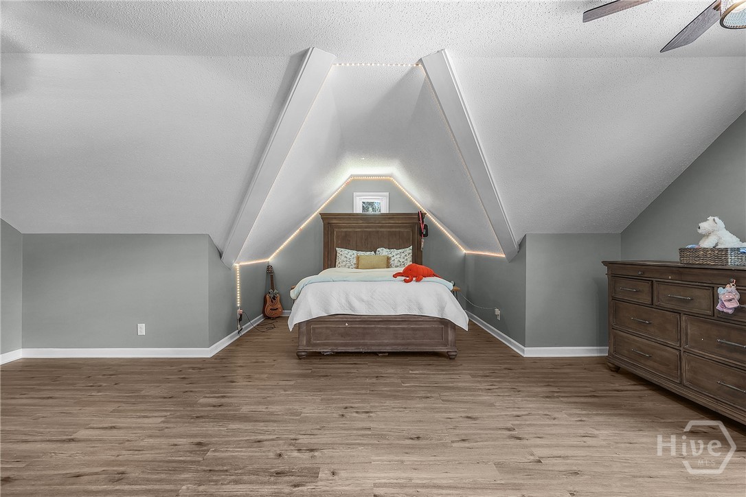 Fifth bedroom (upstairs)