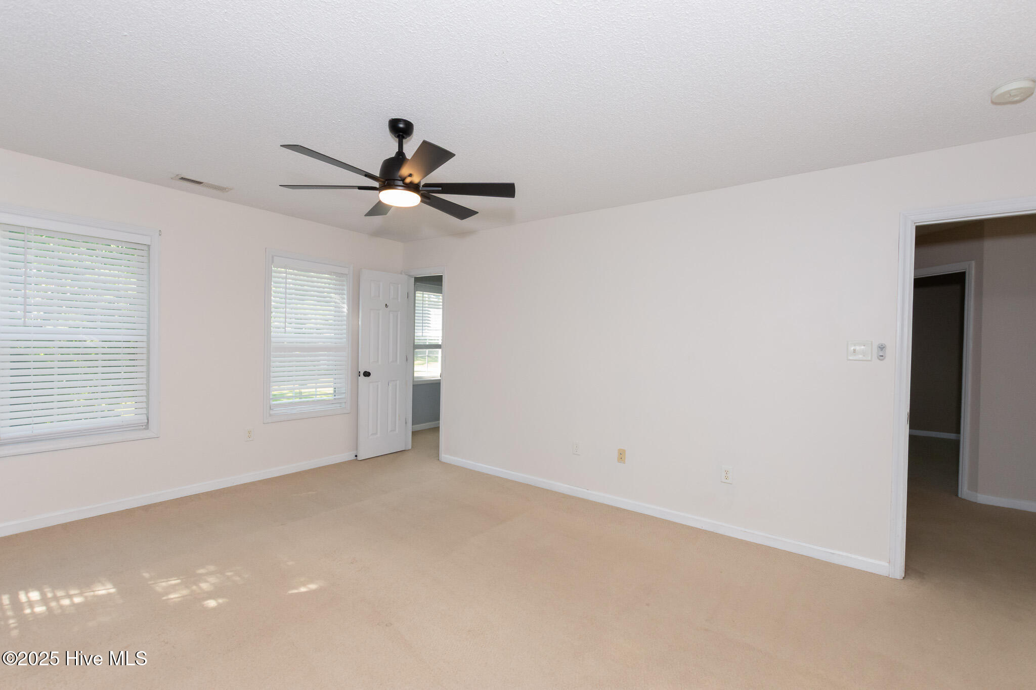 100522001 | Photo 38