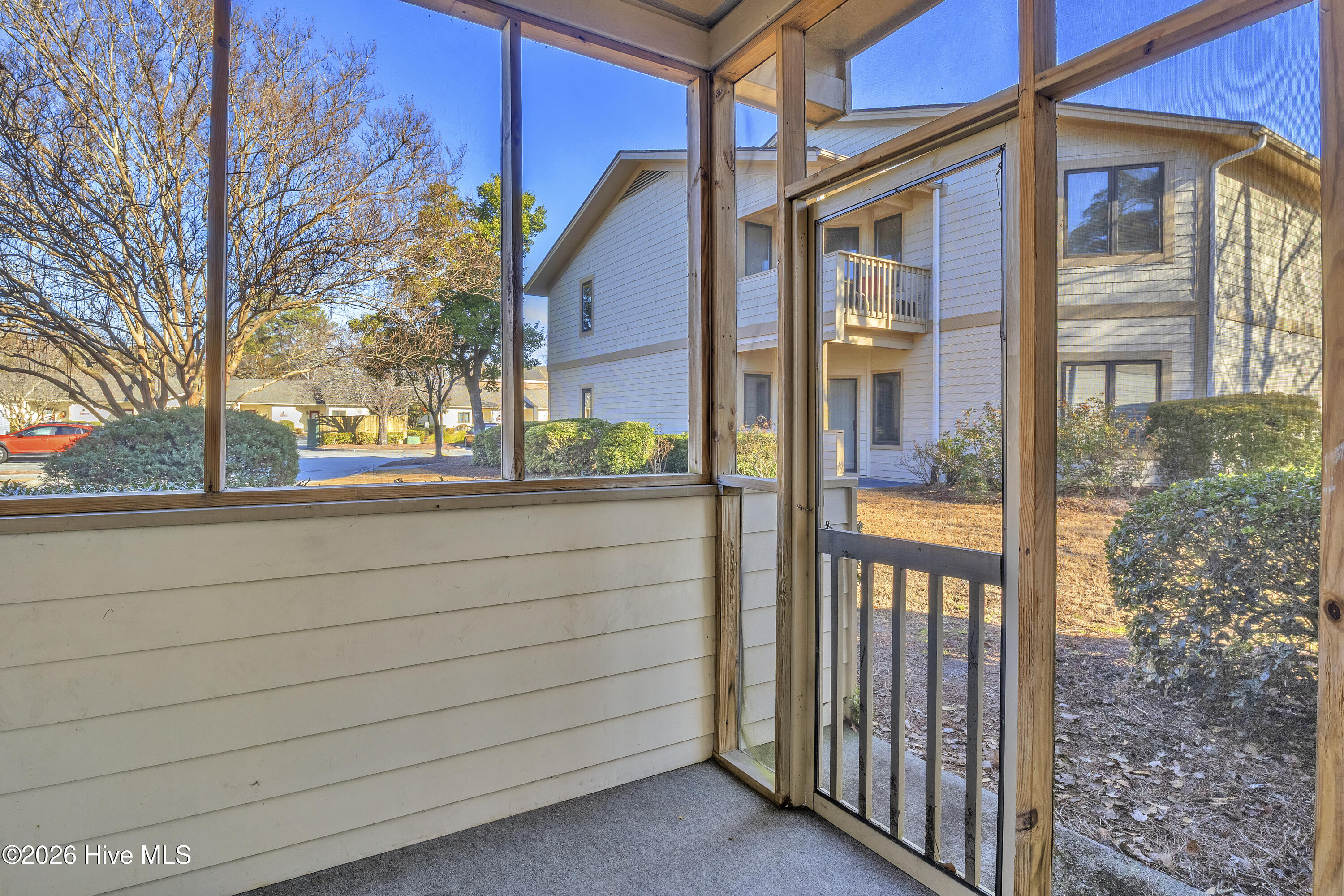 100547351 | Photo 21