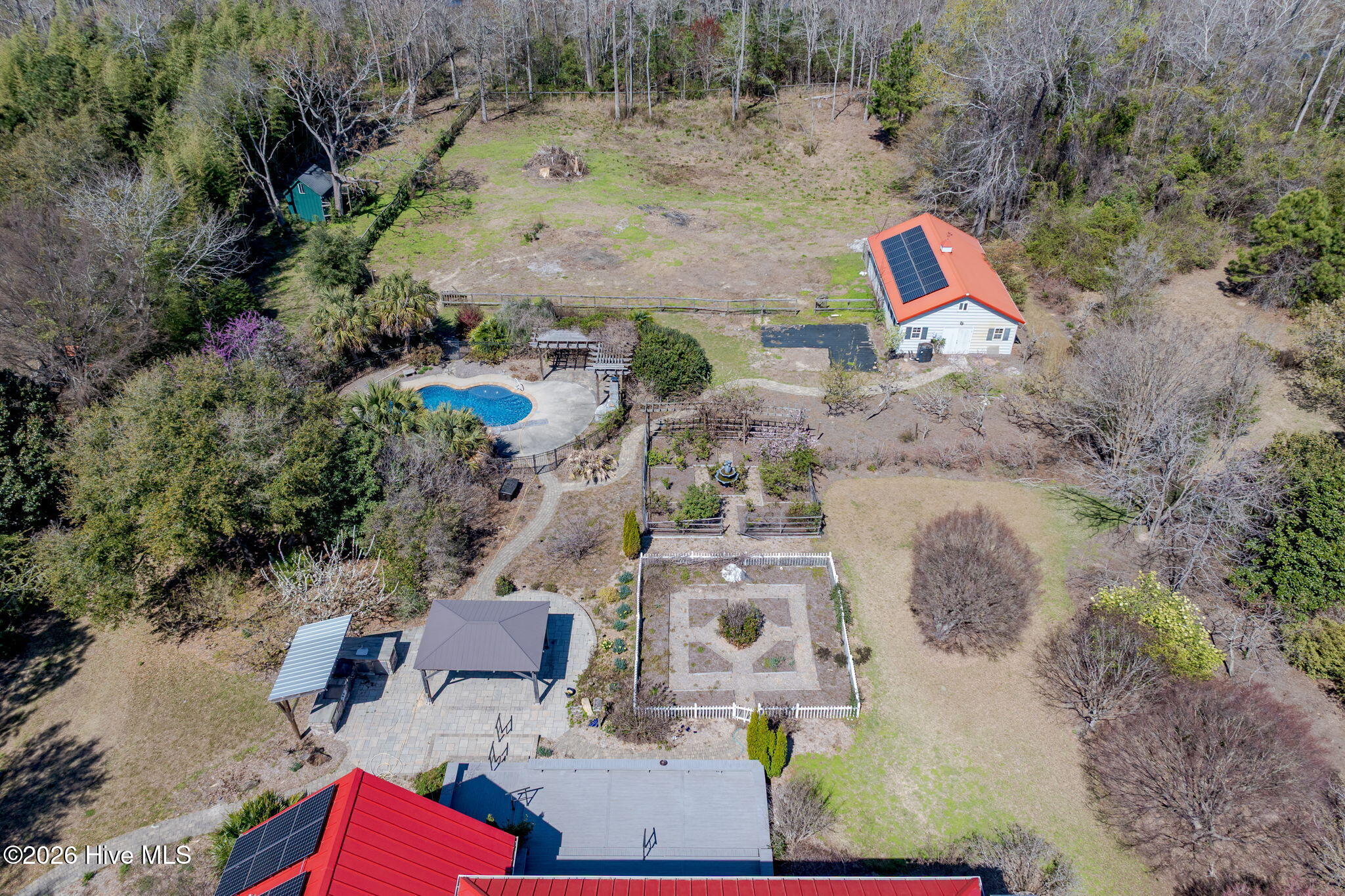 100552056 | Photo 82