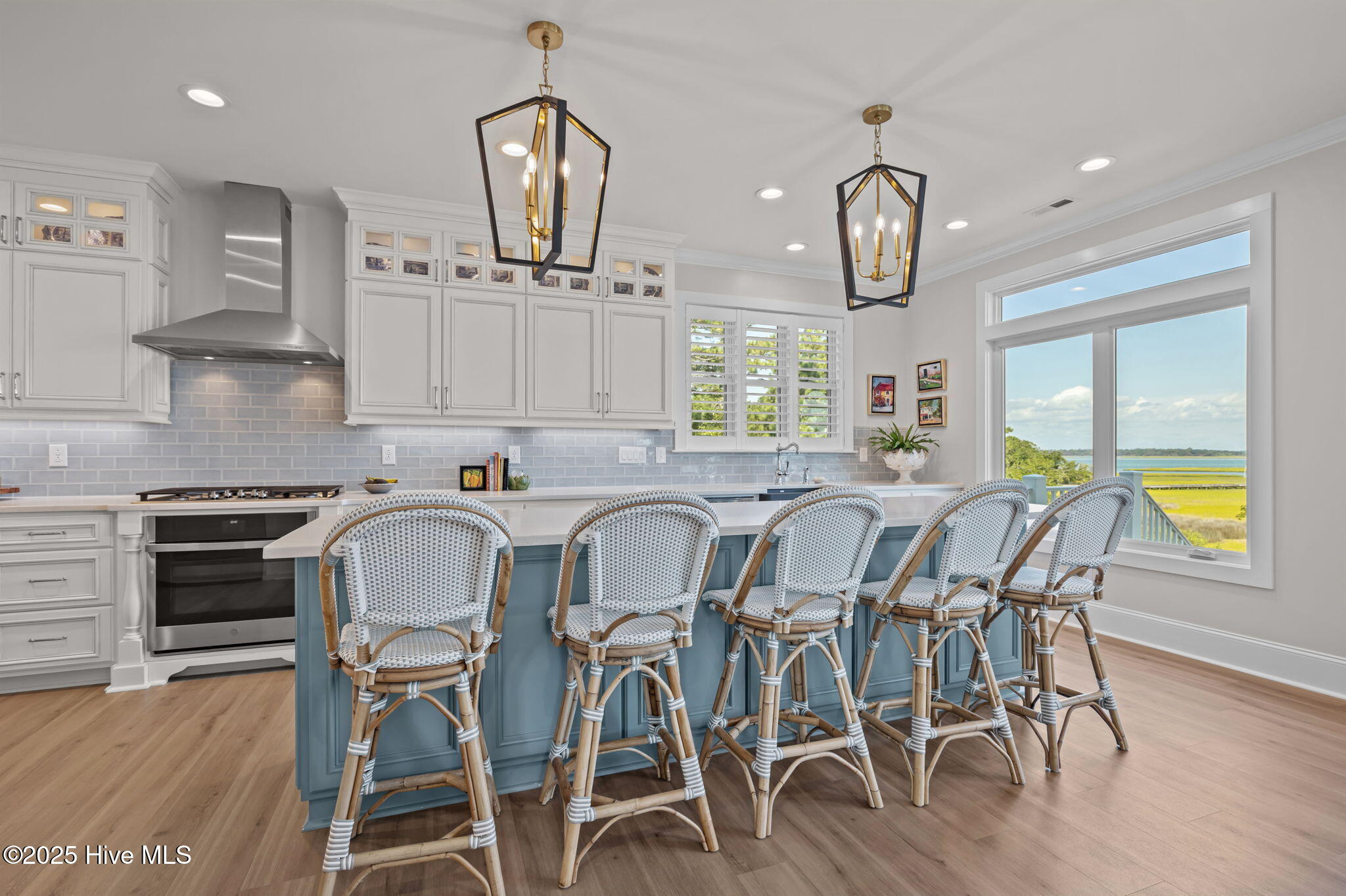 100549920 | Photo 25