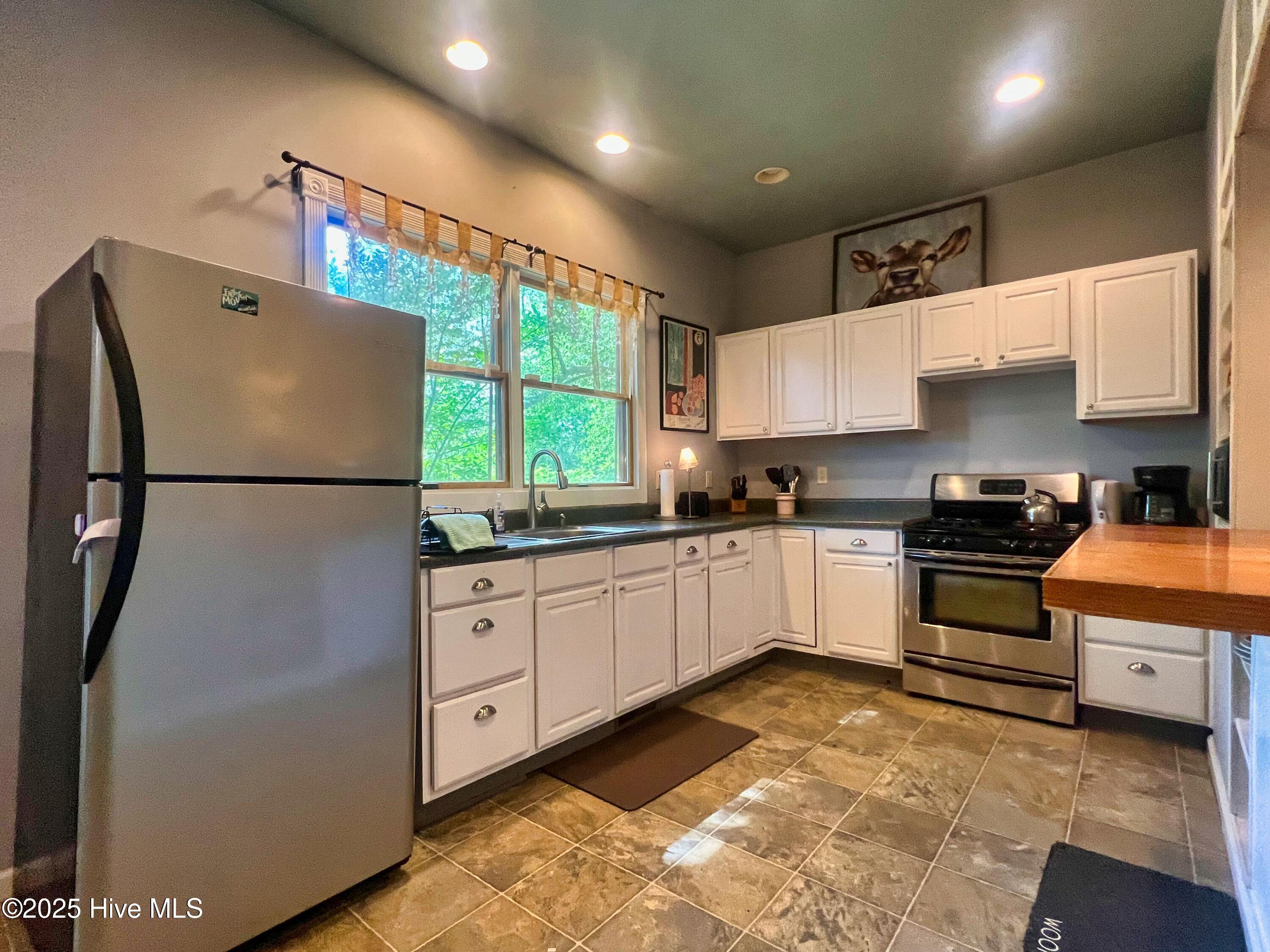 100509231 | Photo 33