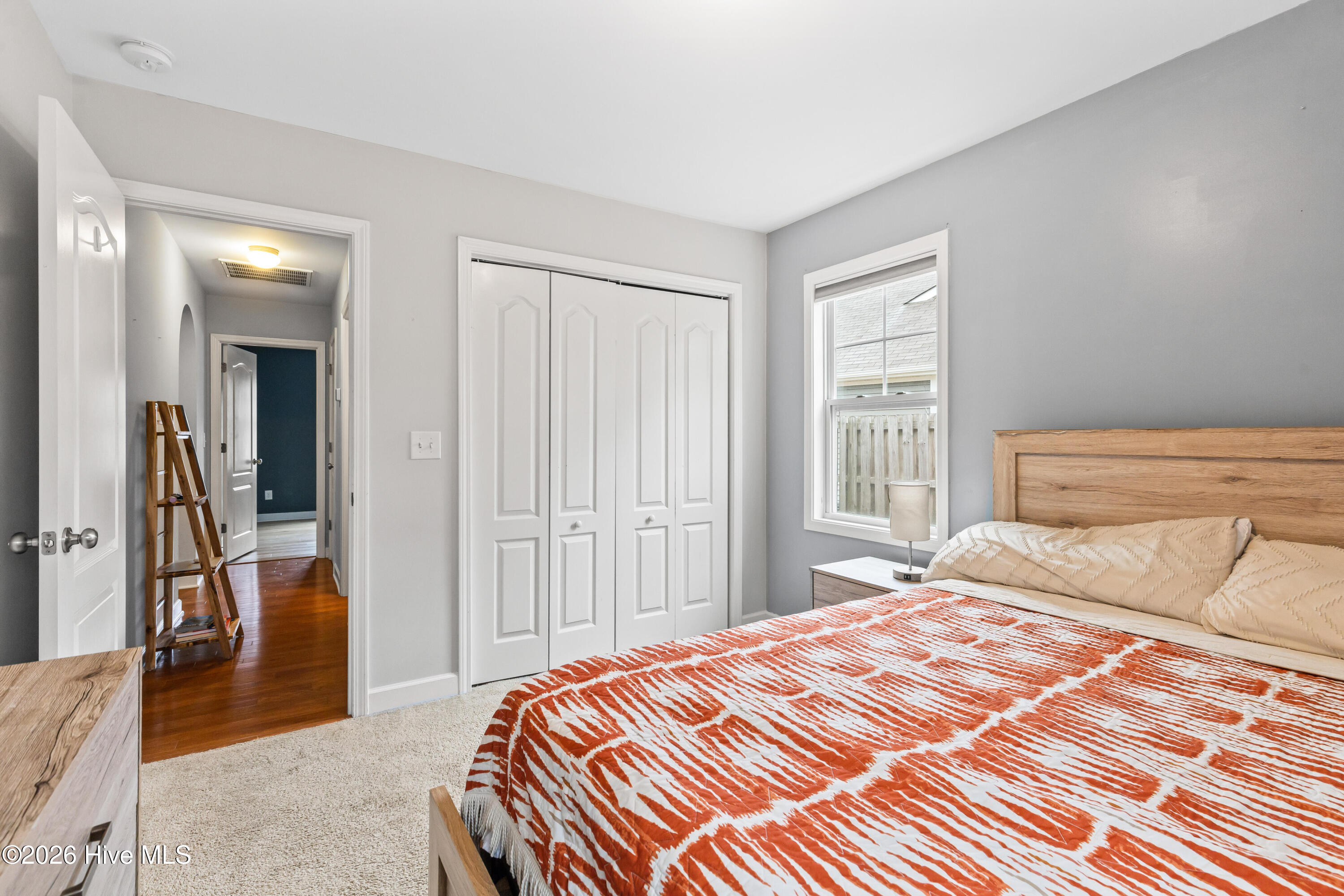 100557178 | Photo 23