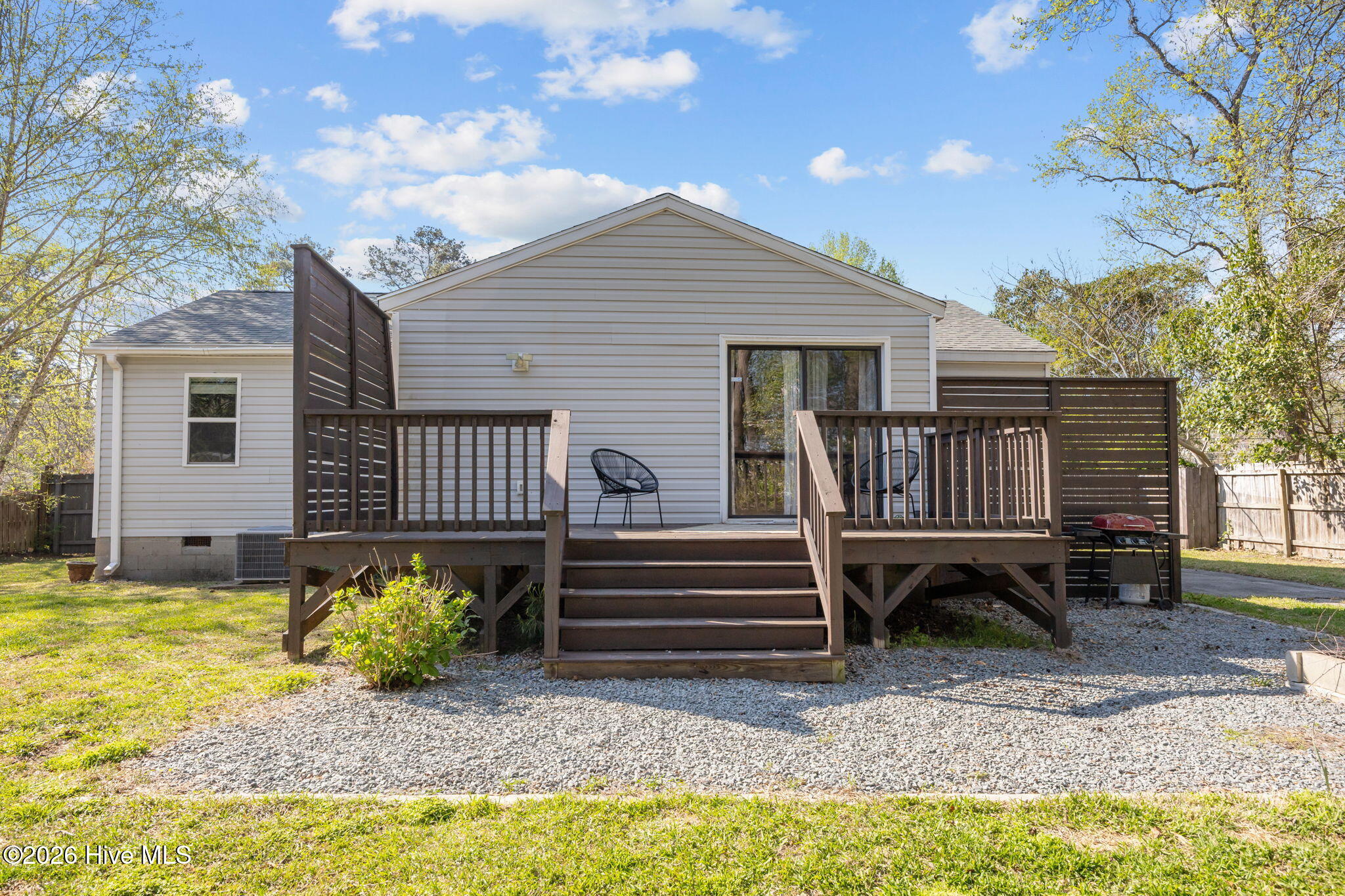 100565303 | Photo 32